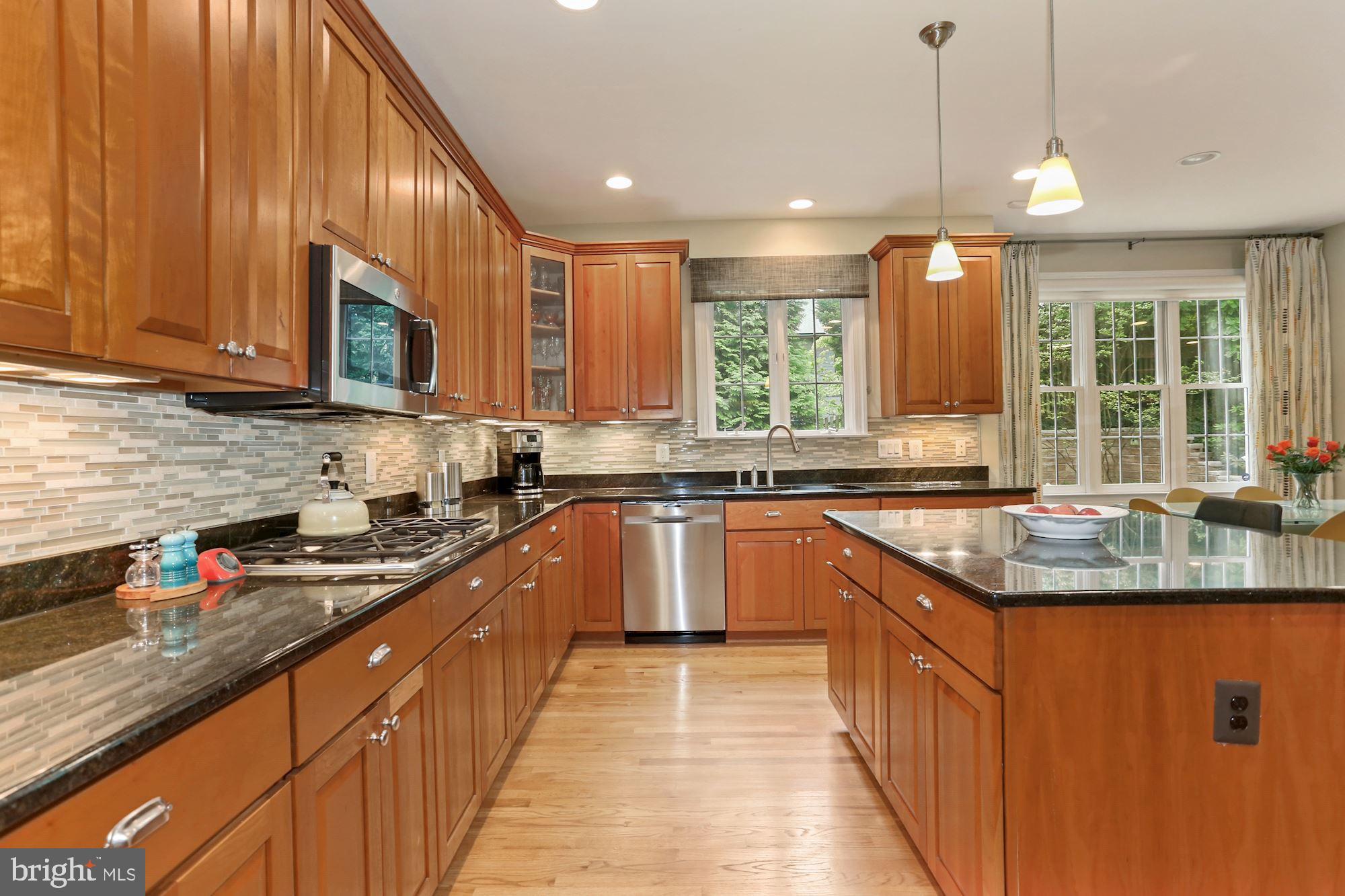 COUNTRY CLUB HILLS - Residential