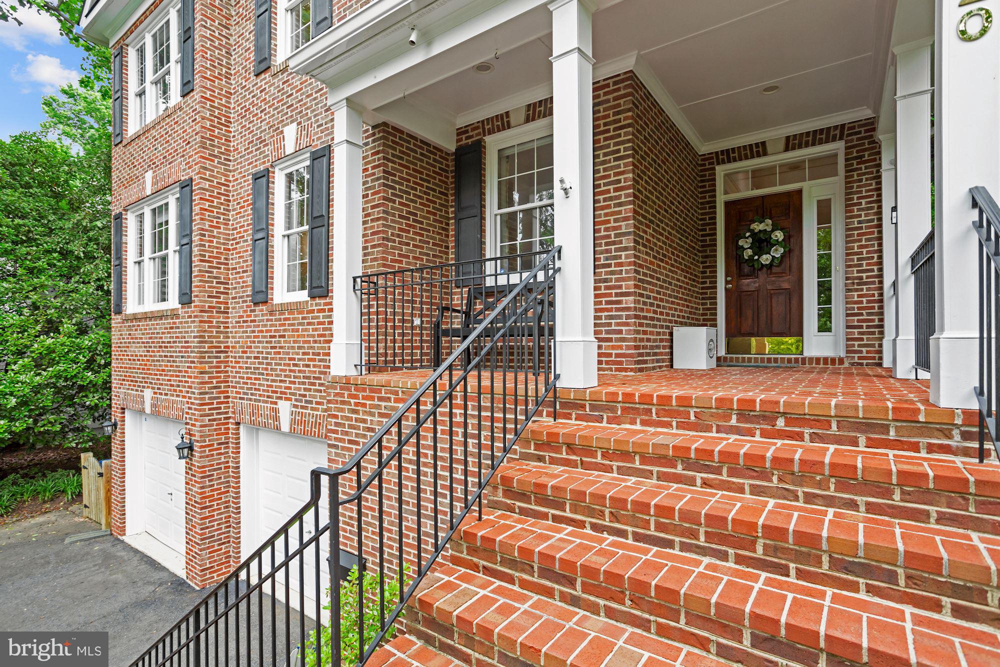 COUNTRY CLUB HILLS - Residential