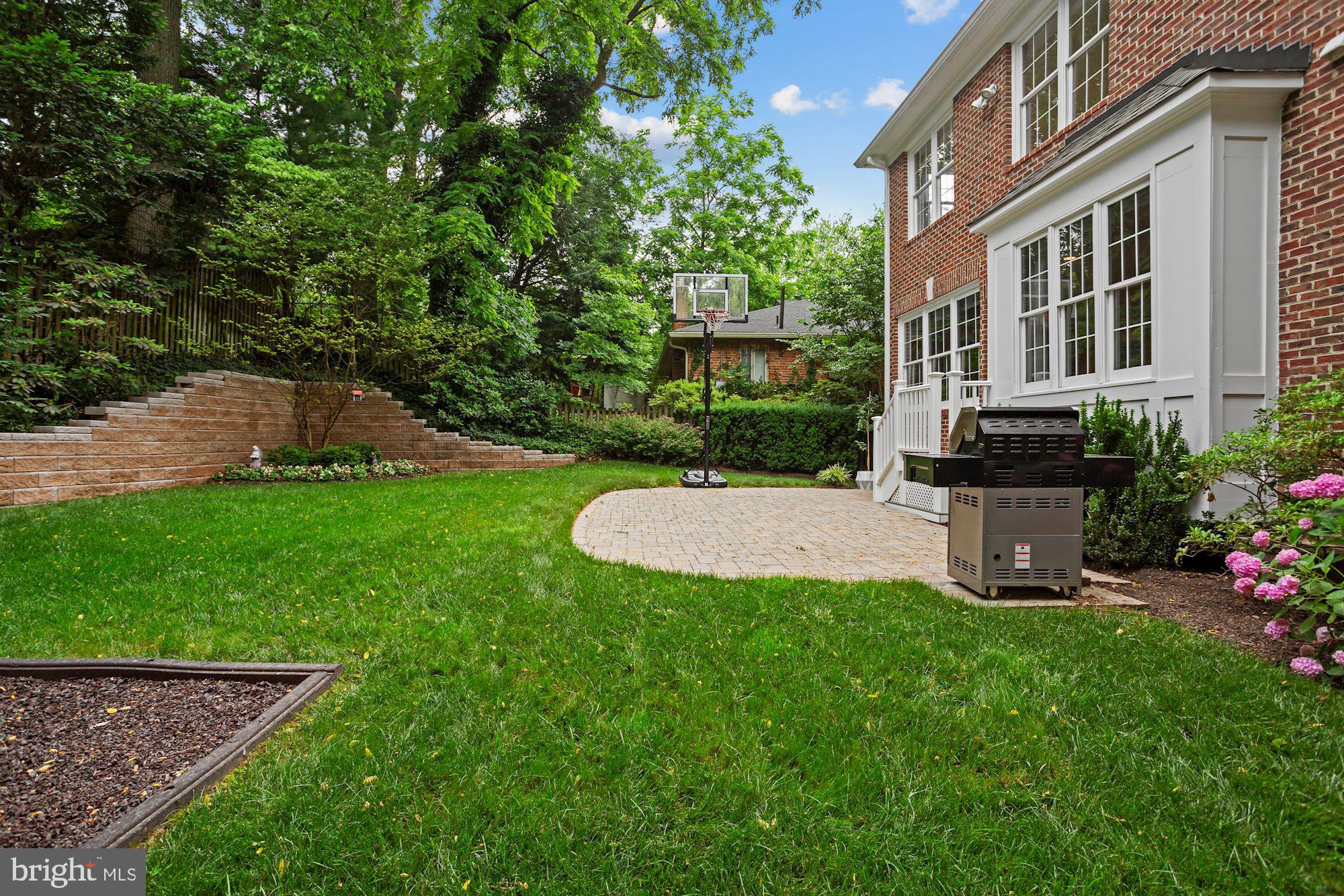 COUNTRY CLUB HILLS - Residential