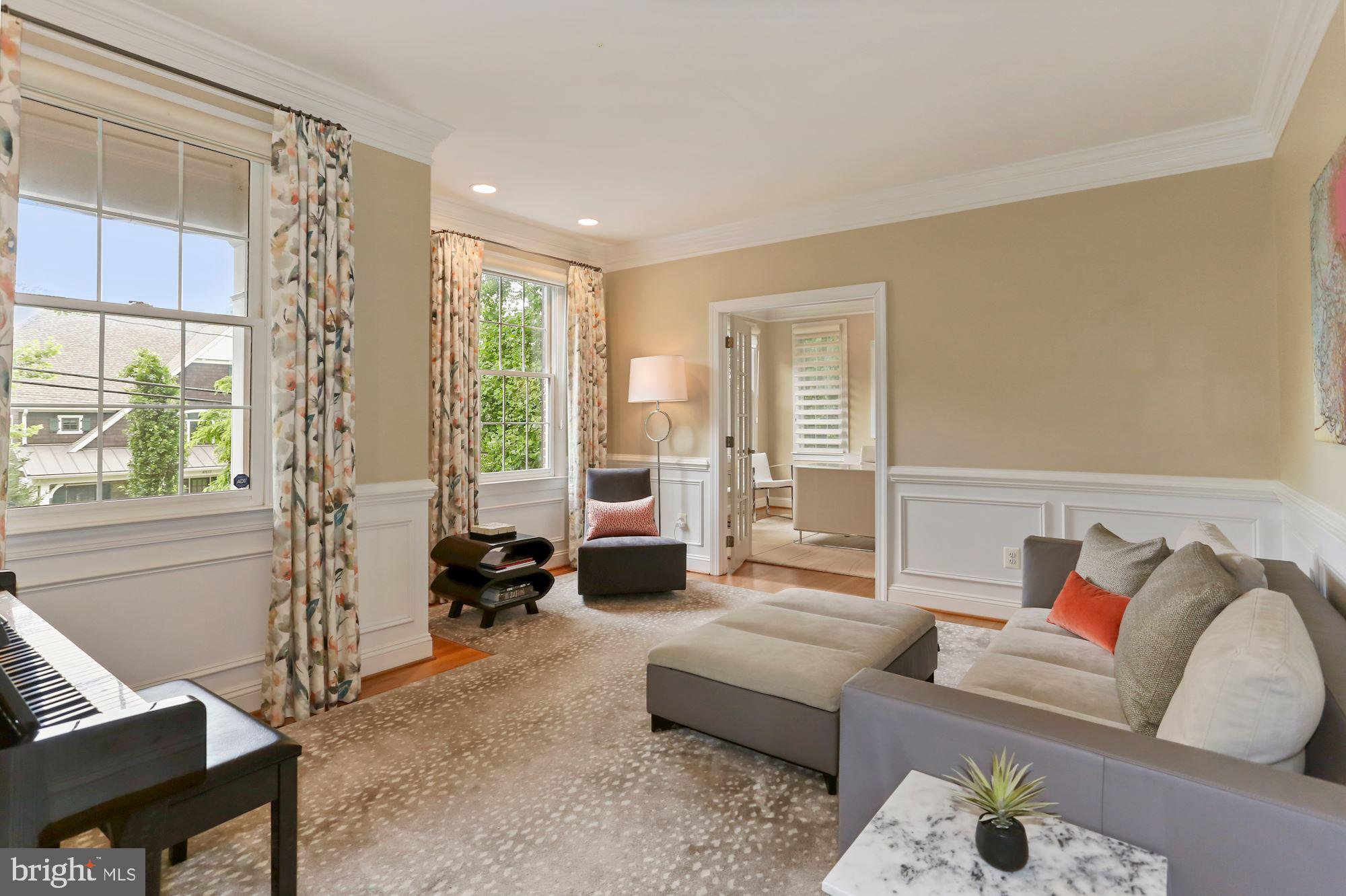 COUNTRY CLUB HILLS - Residential