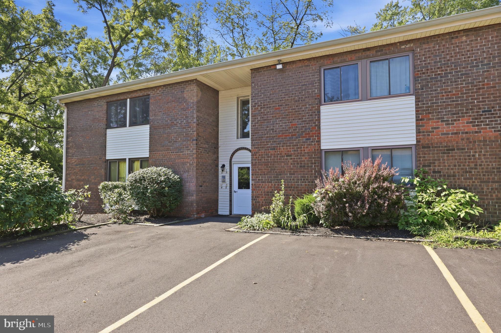 18 HATTERS COURT