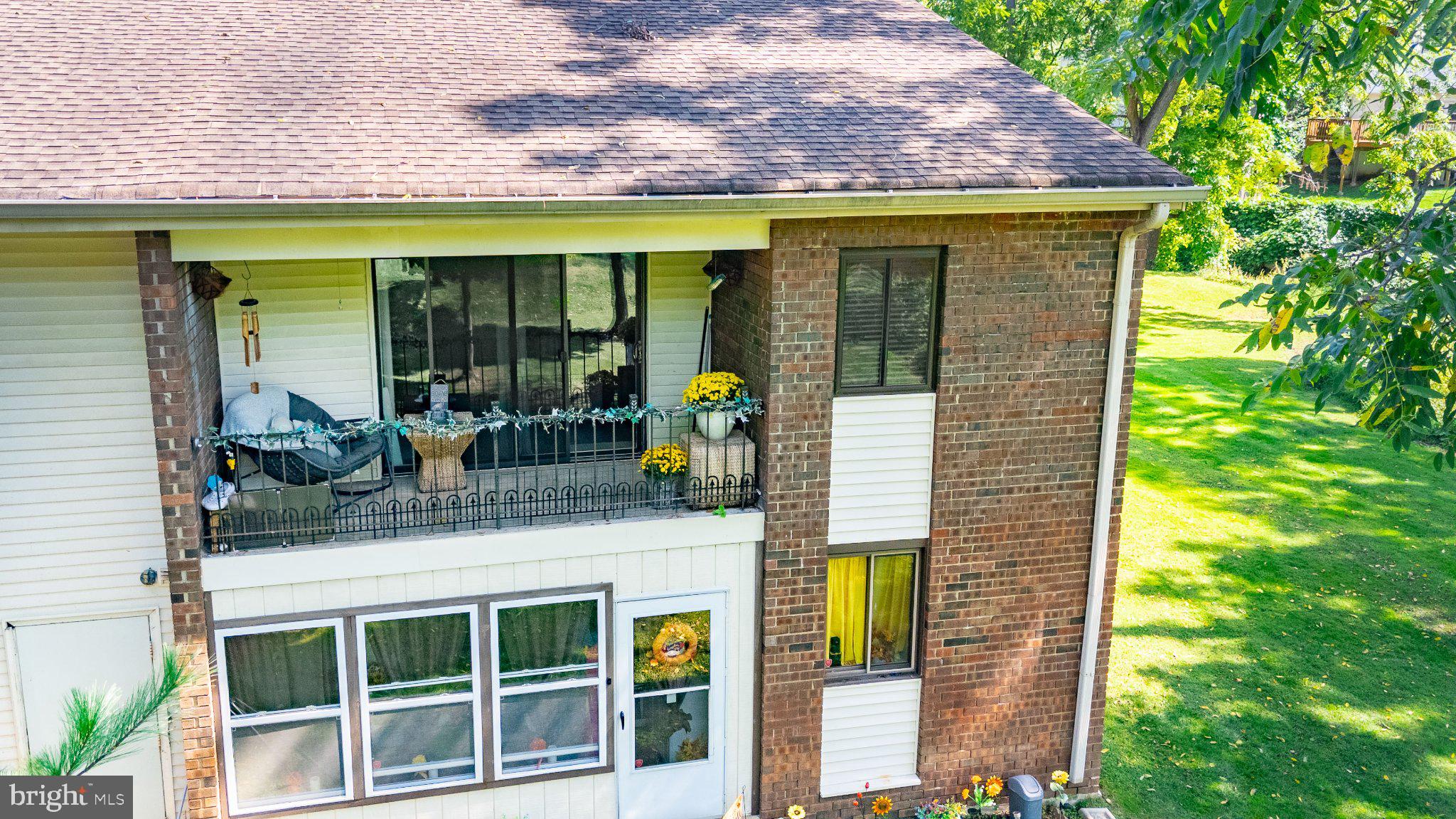 18 HATTERS COURT