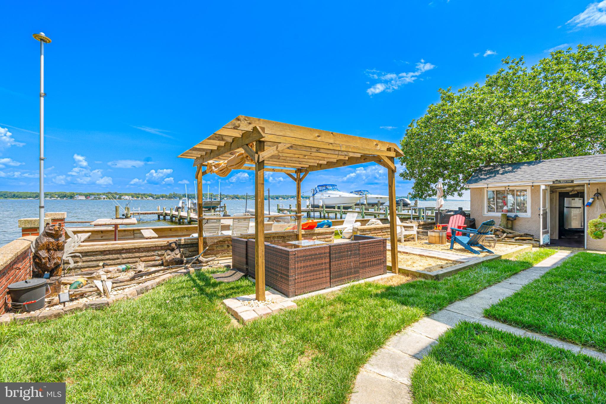 LYNCH POINT - Residential