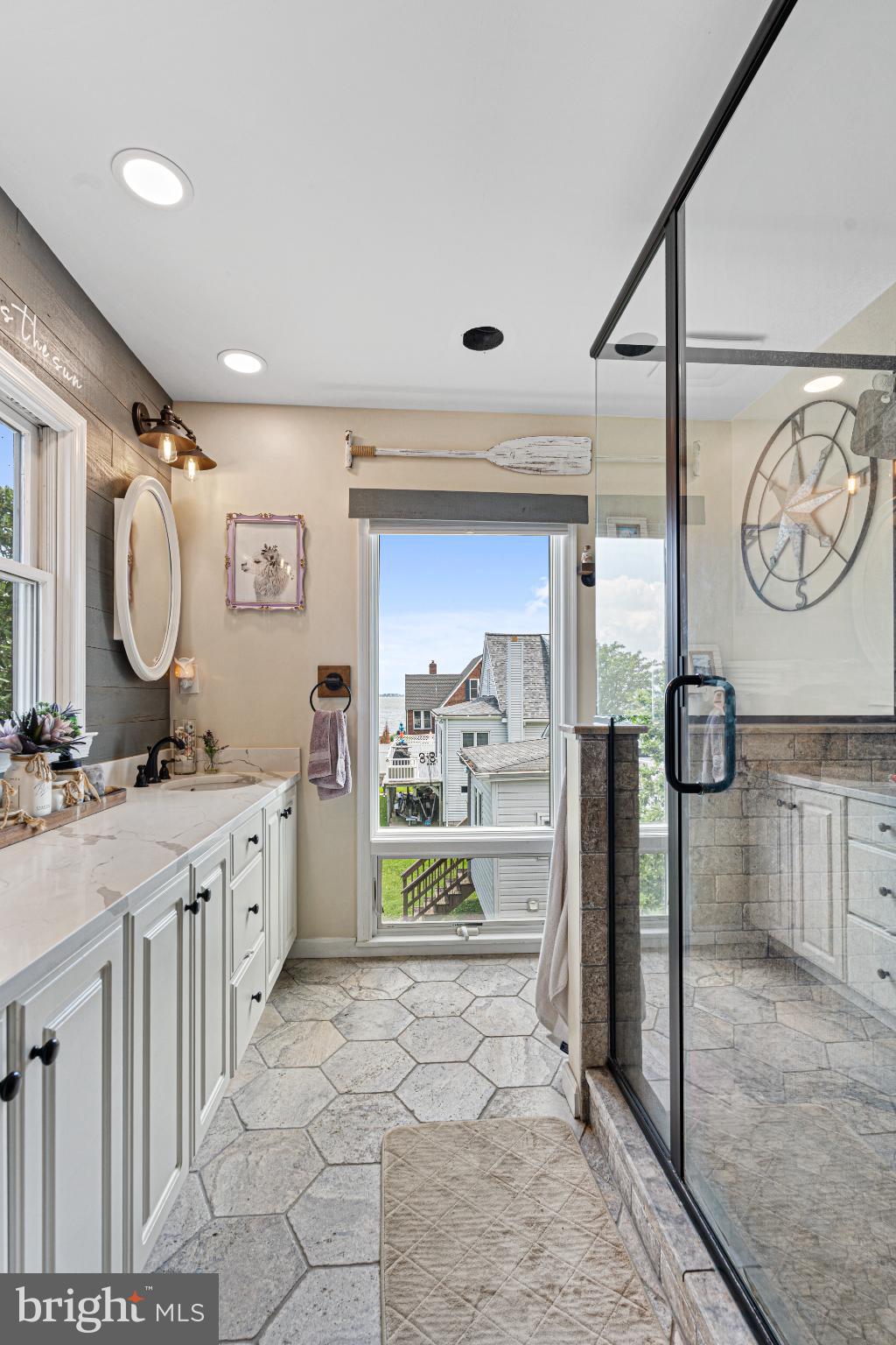 LYNCH POINT - Residential