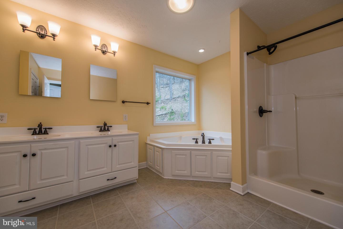 BEAVER DAM WOODS - Residential