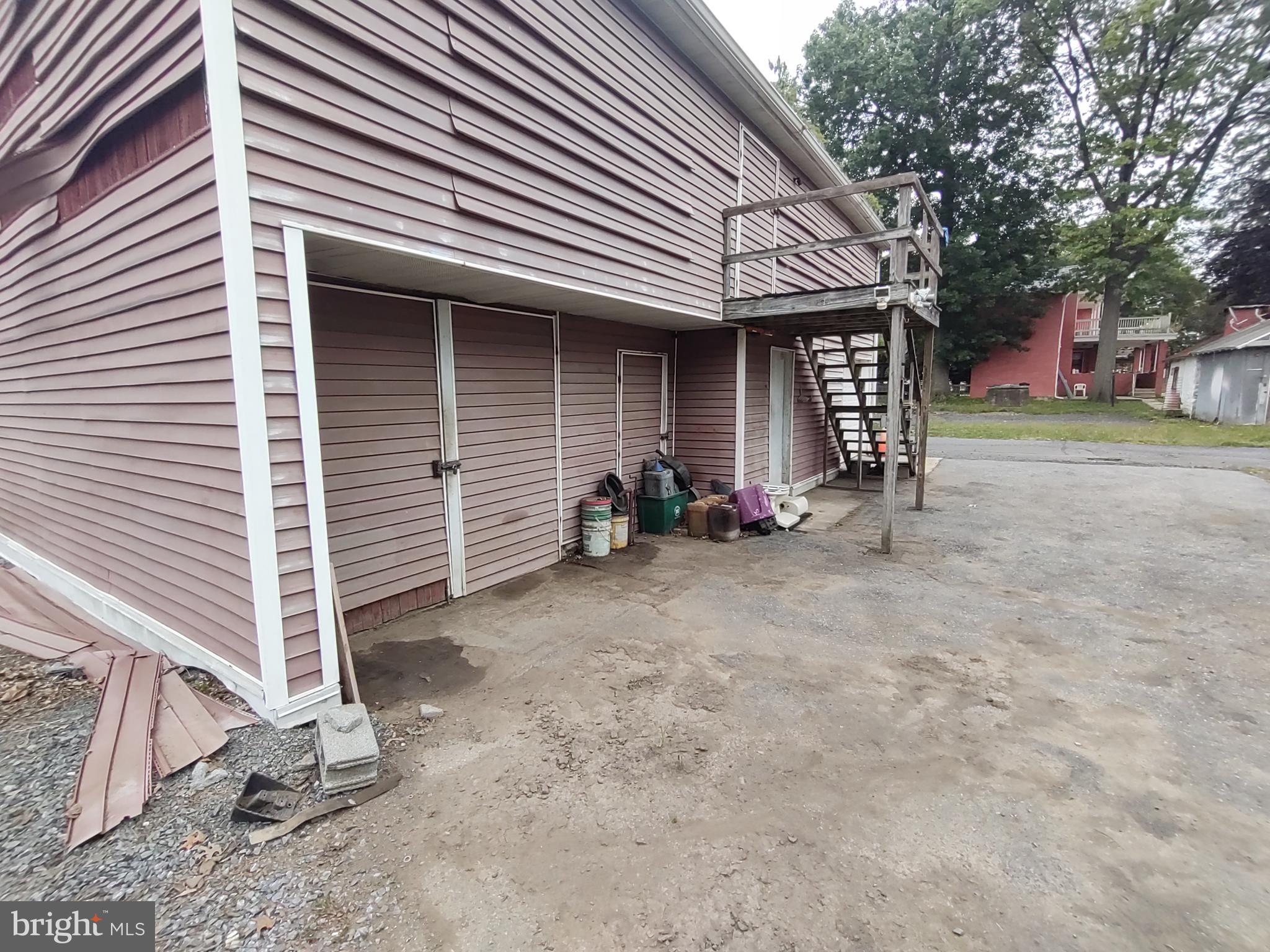 824 MOUNT LAUREL AVENUE
