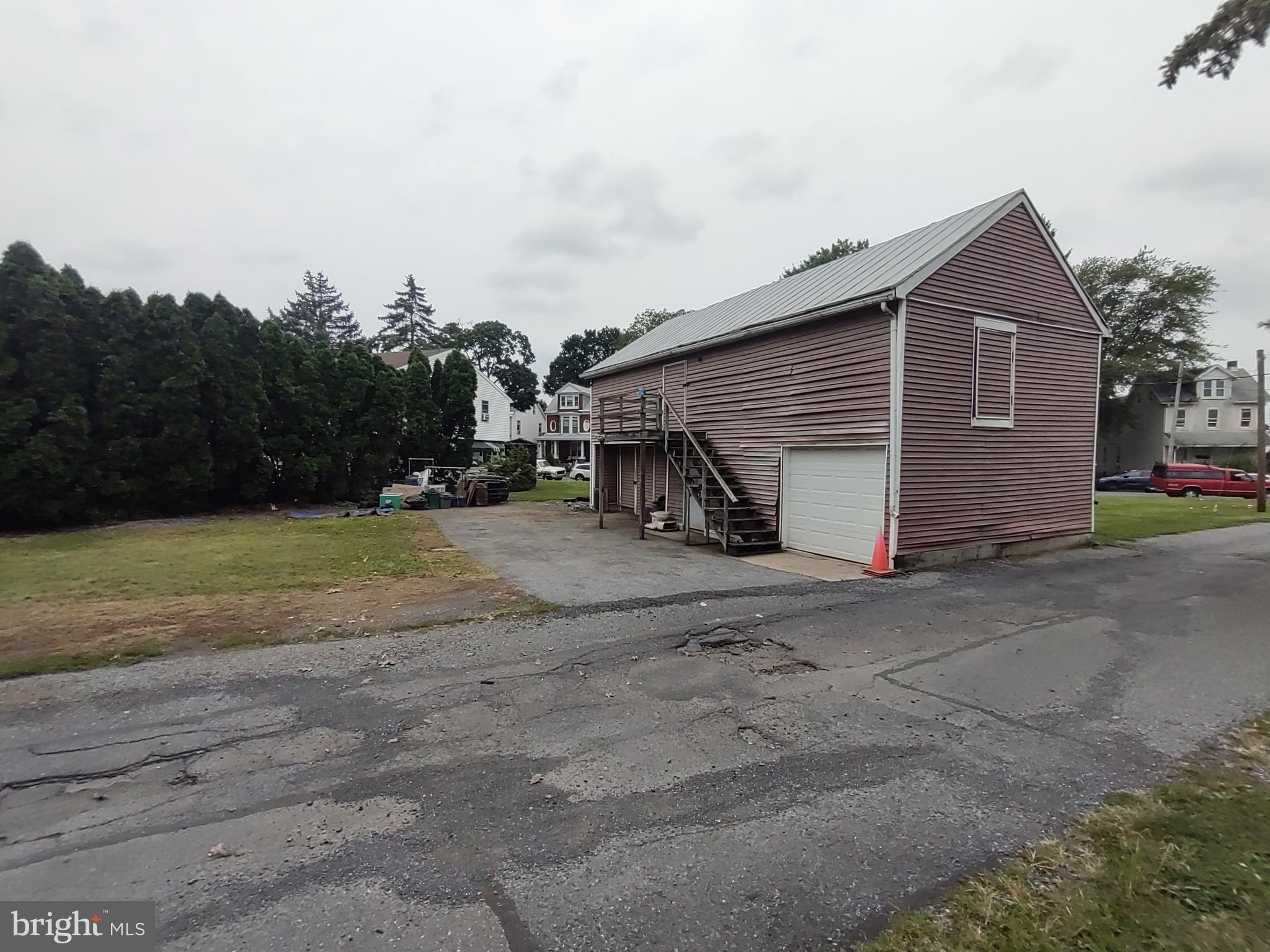 824 MOUNT LAUREL AVENUE
