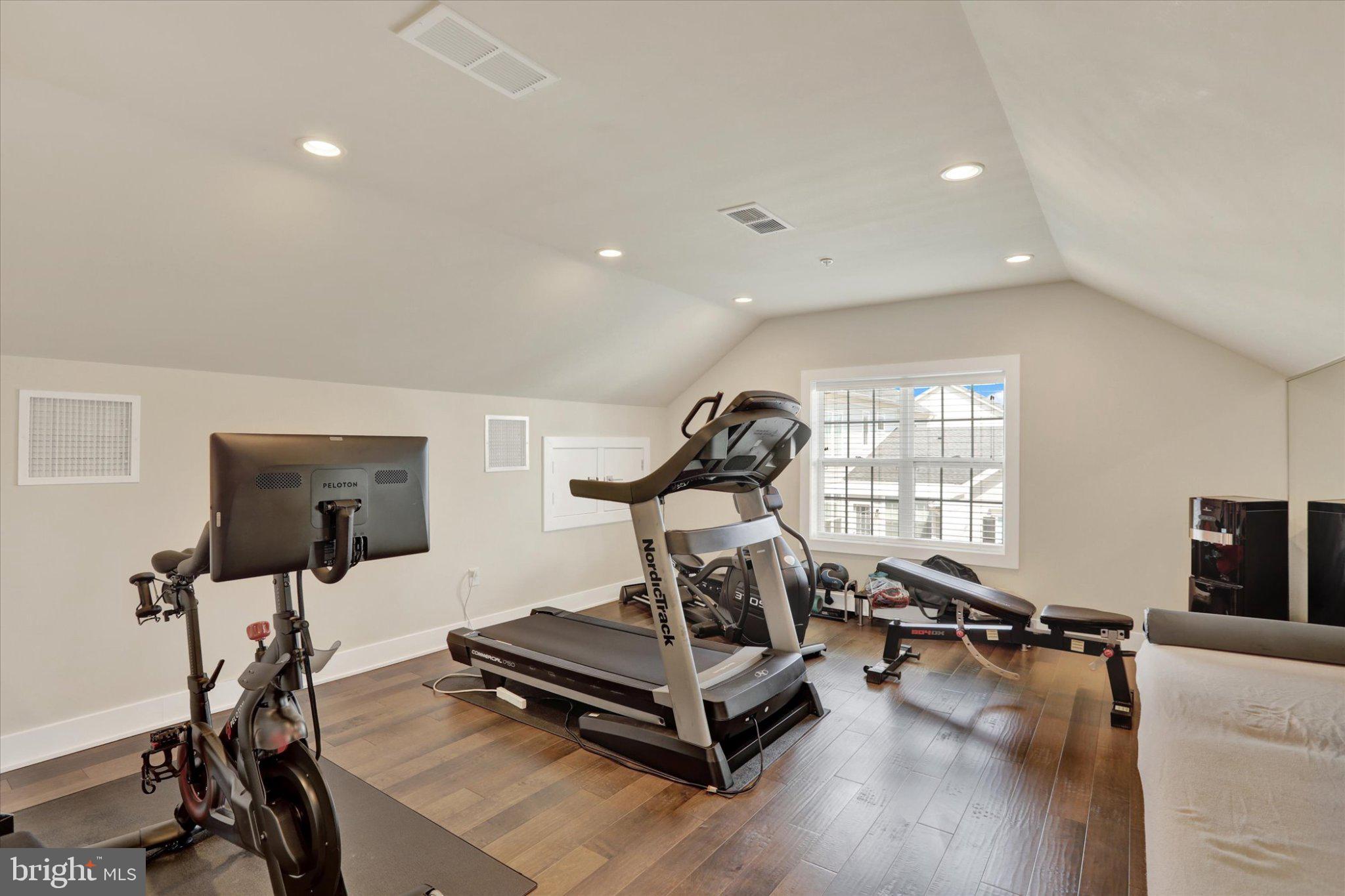 FENTONS CORNER - Residential