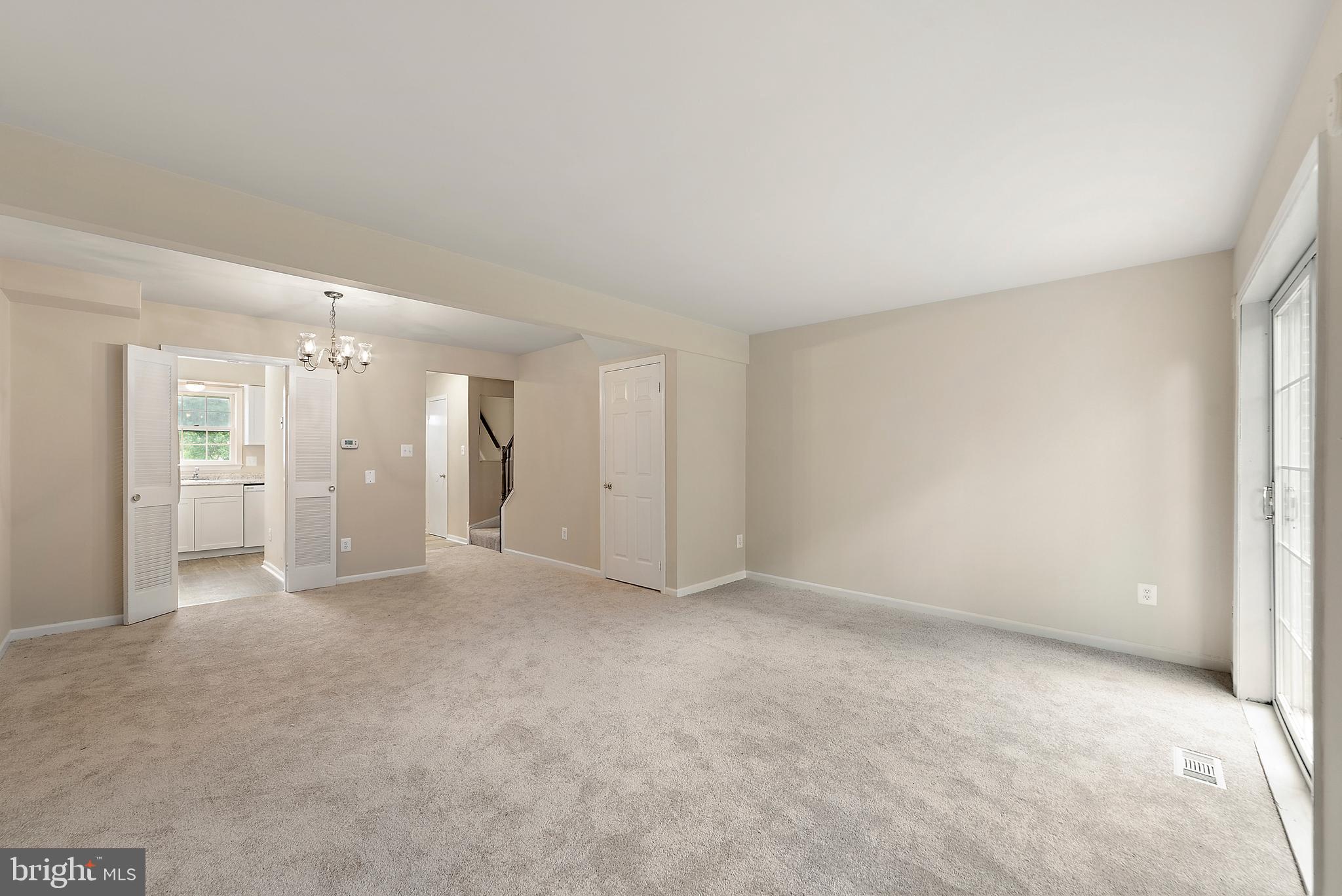 LEEDS SQUARE - Residential Lease