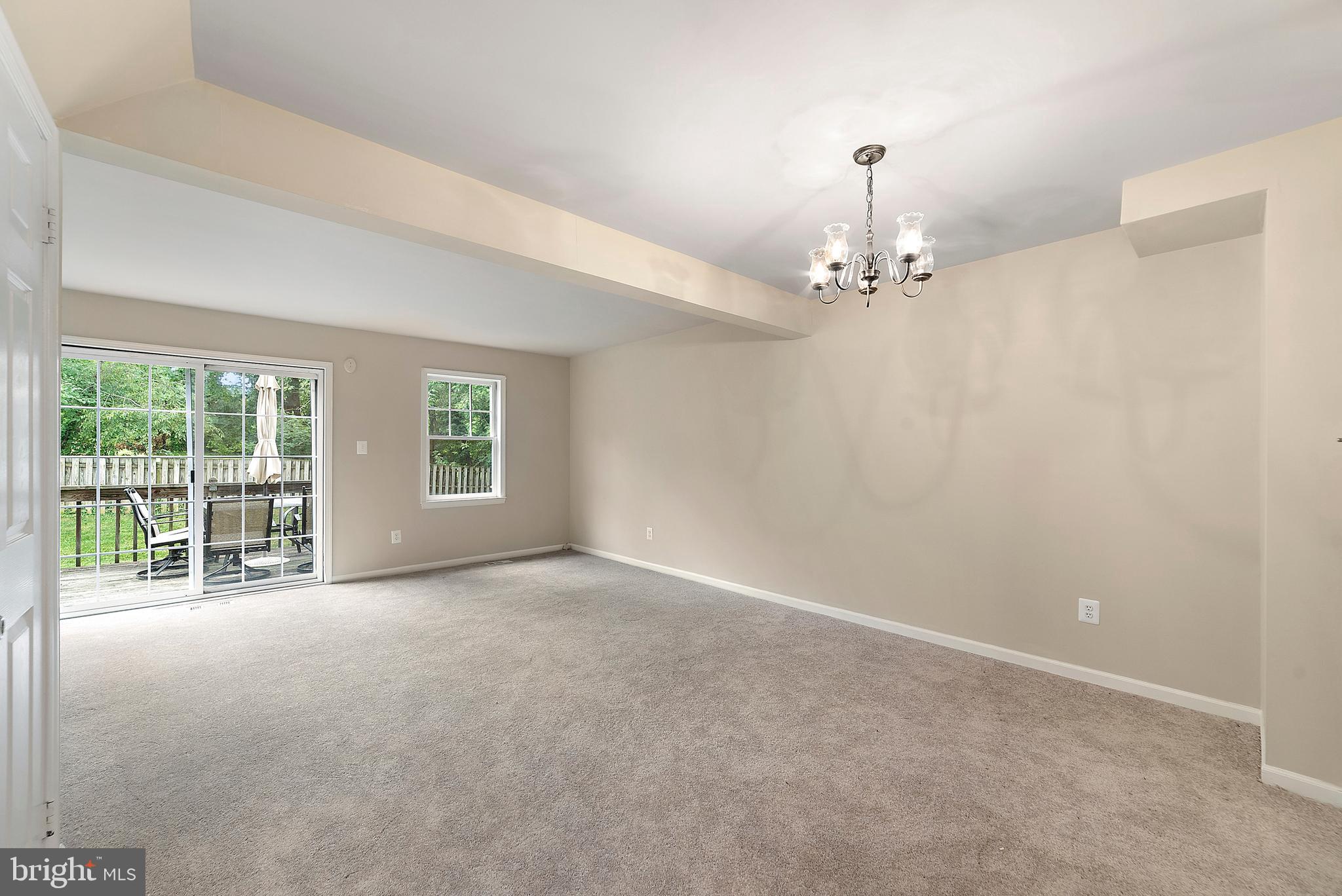 LEEDS SQUARE - Residential Lease