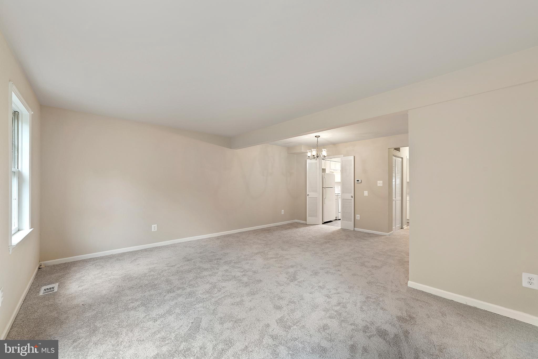 LEEDS SQUARE - Residential Lease