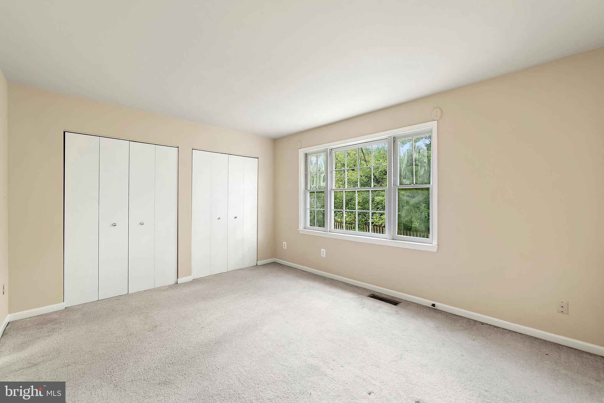 LEEDS SQUARE - Residential Lease