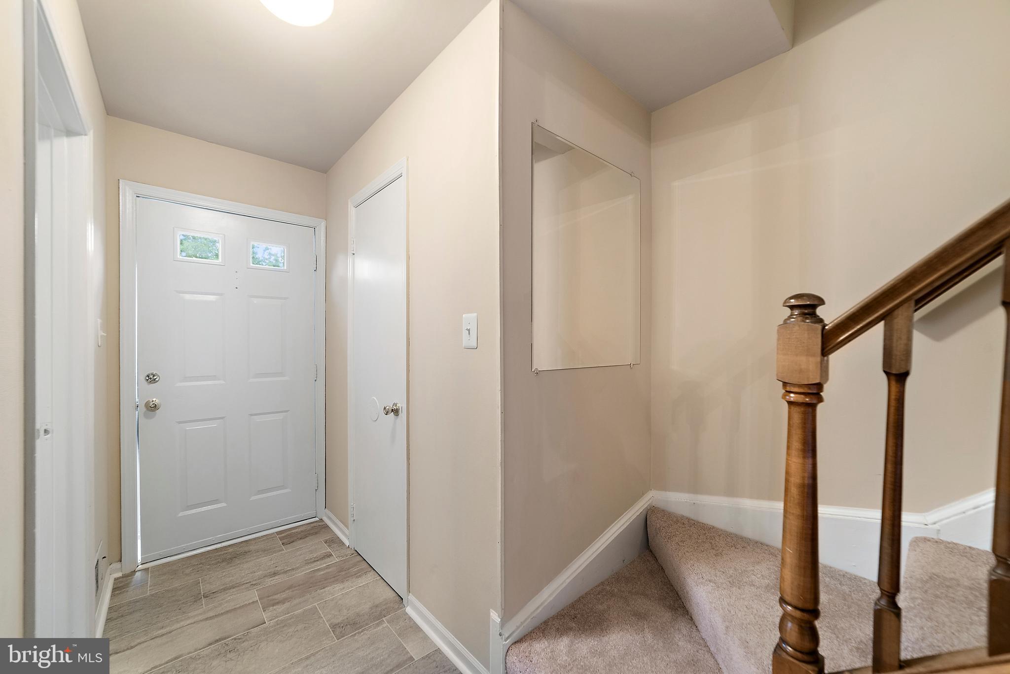 LEEDS SQUARE - Residential Lease