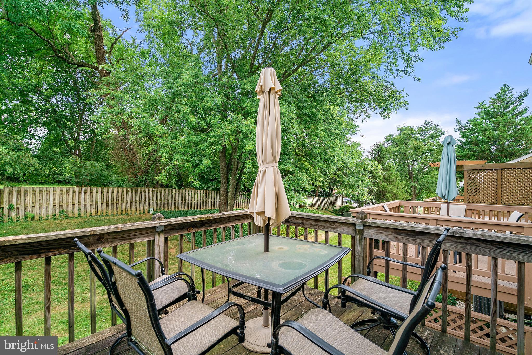 LEEDS SQUARE - Residential Lease