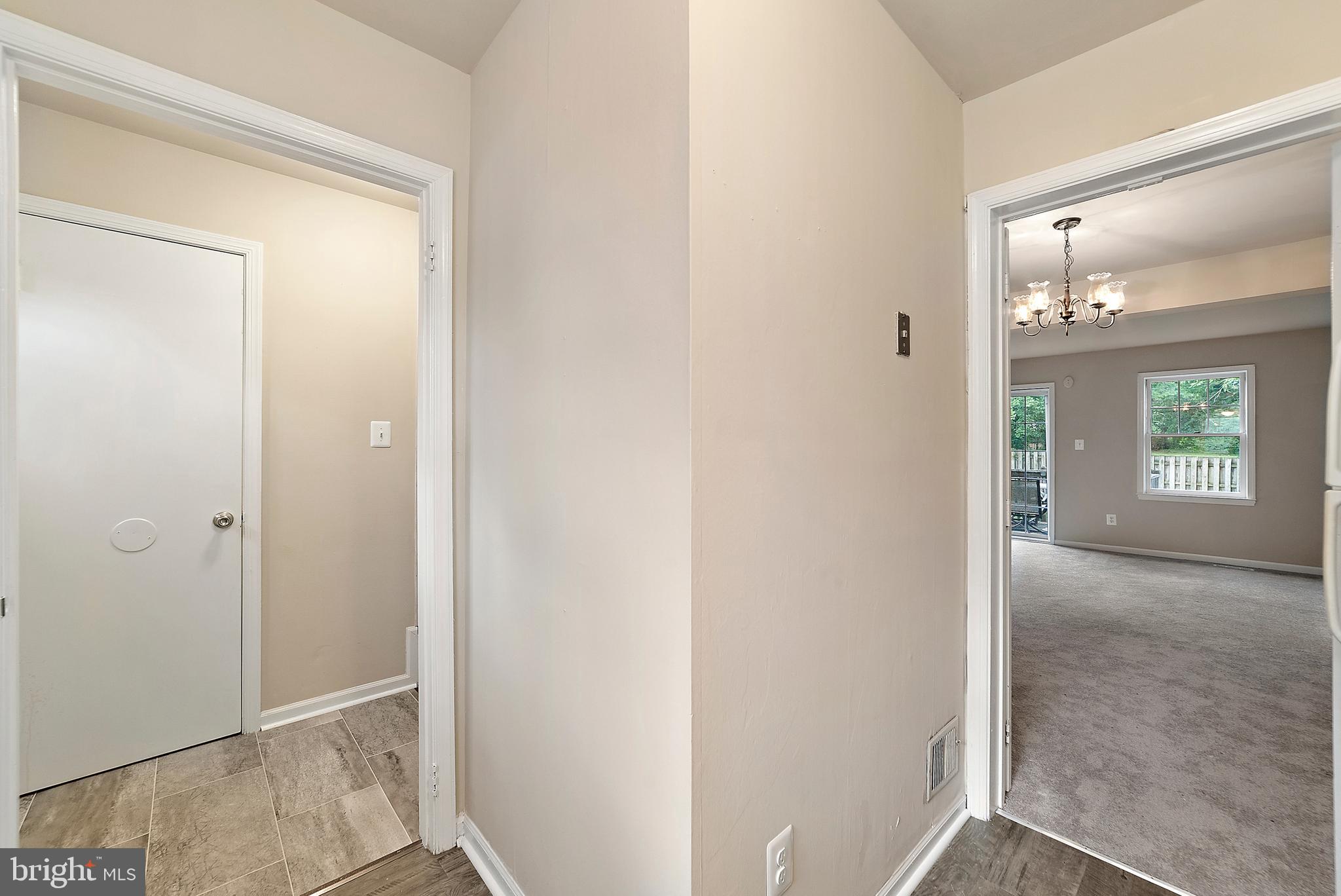 LEEDS SQUARE - Residential Lease