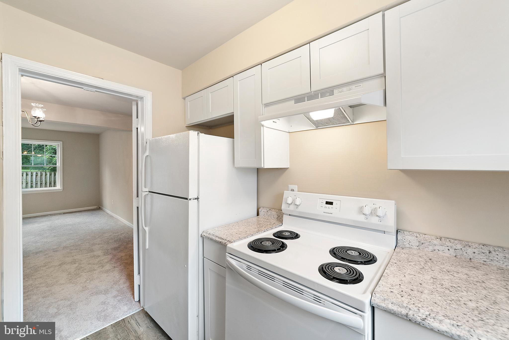 LEEDS SQUARE - Residential Lease