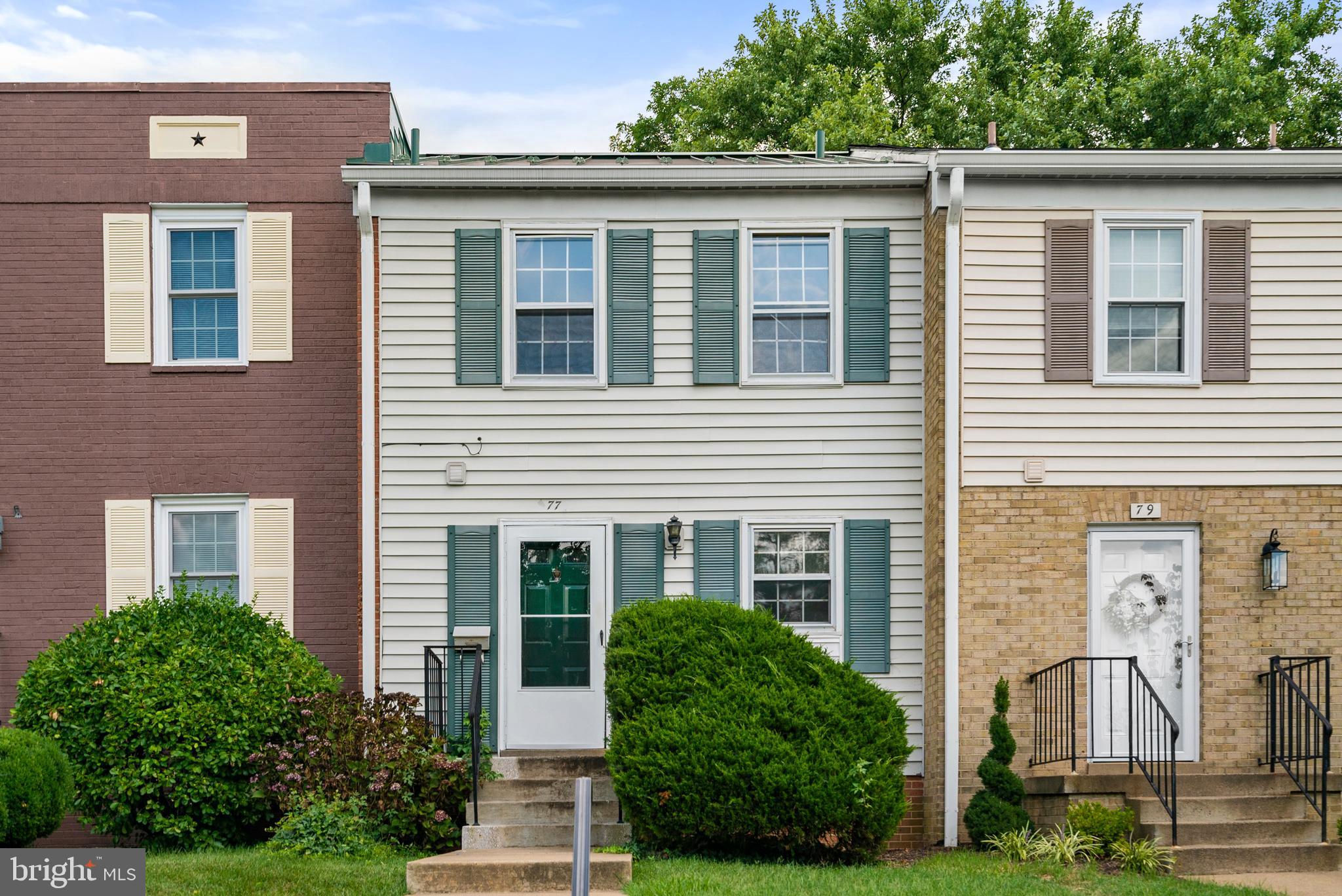 LEEDS SQUARE - Residential Lease