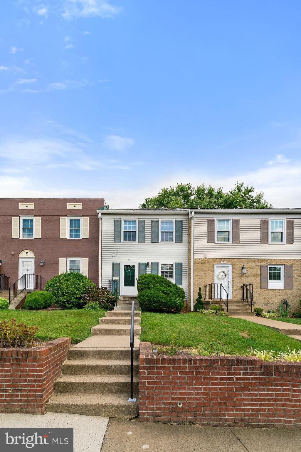 LEEDS SQUARE - Residential Lease