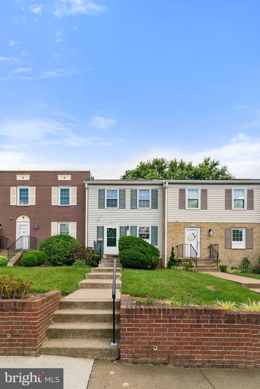 3 level townhouse available! Walk to old town restaurants and bars. Easy parking with lots of visitor spots close by. Community pool and tennis courts. Close to 29, easy for commuters. Photos representative but  from previous listing