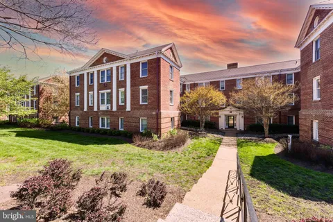 922 S Washington Street S Unit 310, Alexandria, VA MLS: VAAX2044374