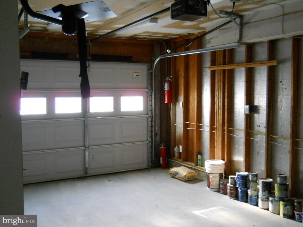 DALE CITY - Residential Lease