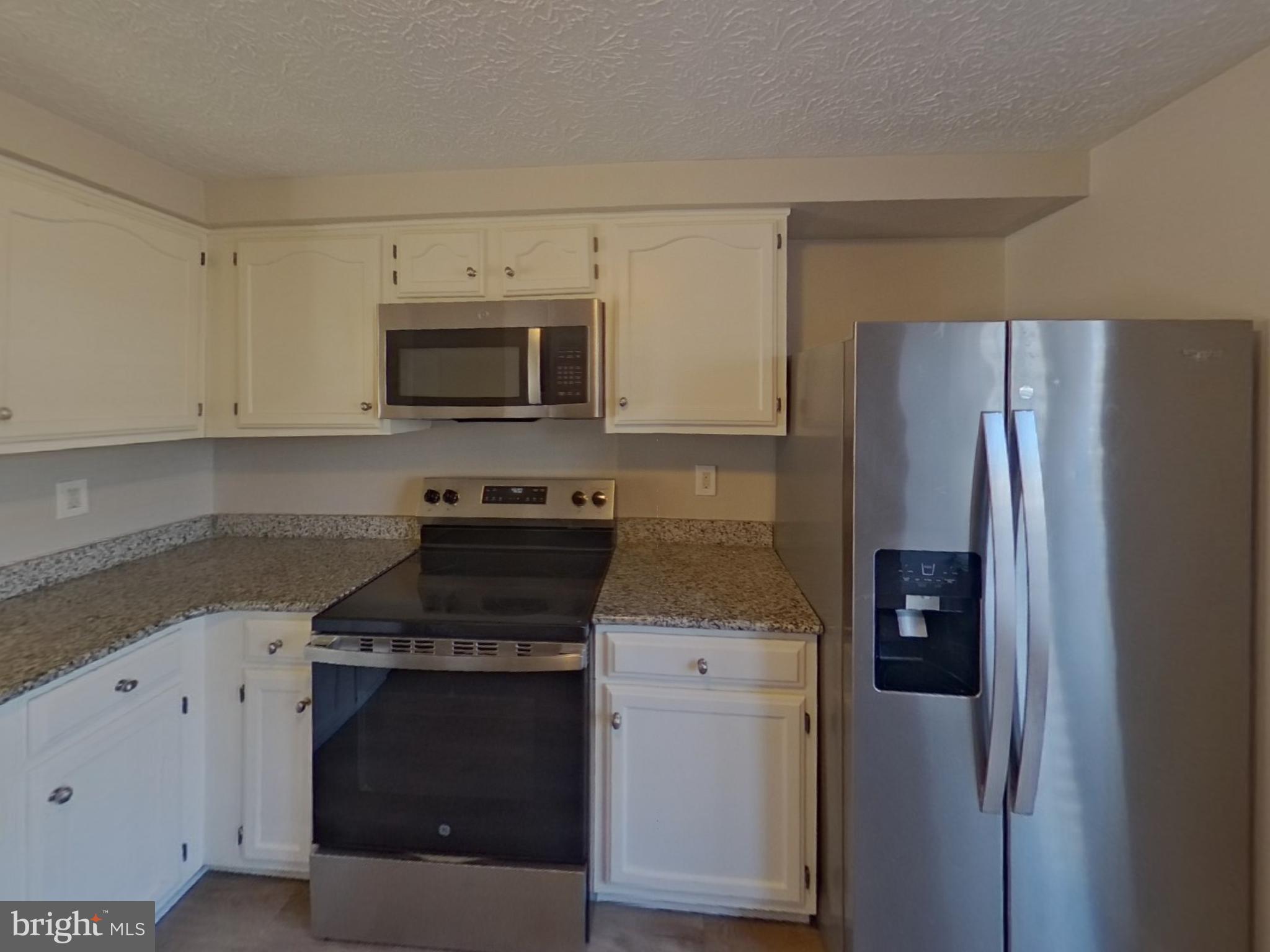 RIDGELYS CHOICE - Residential Lease