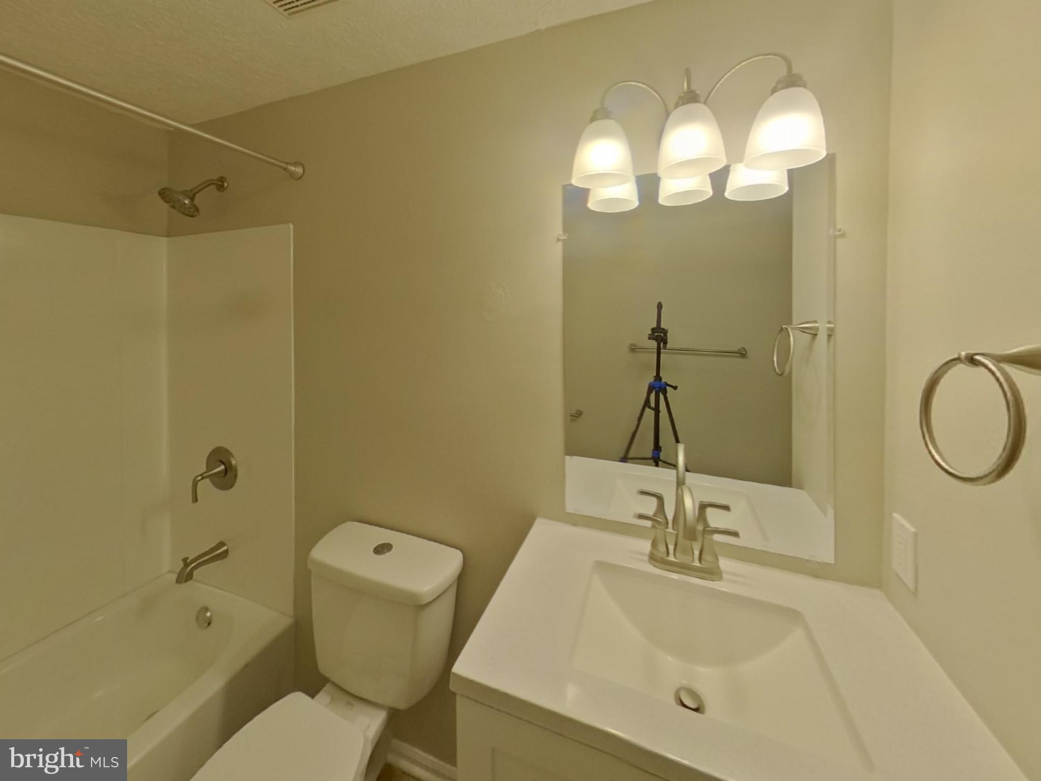 RIDGELYS CHOICE - Residential Lease