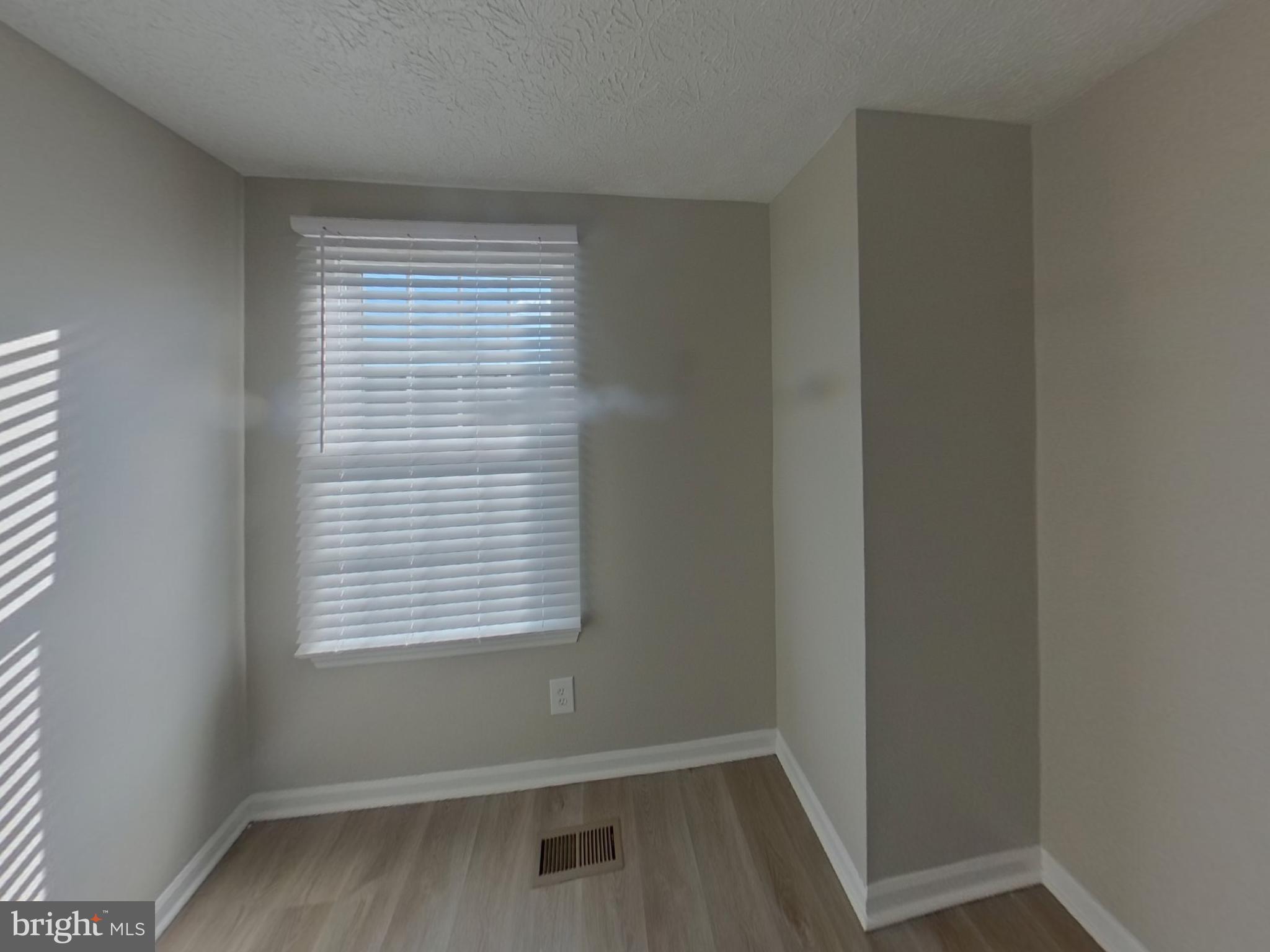 RIDGELYS CHOICE - Residential Lease