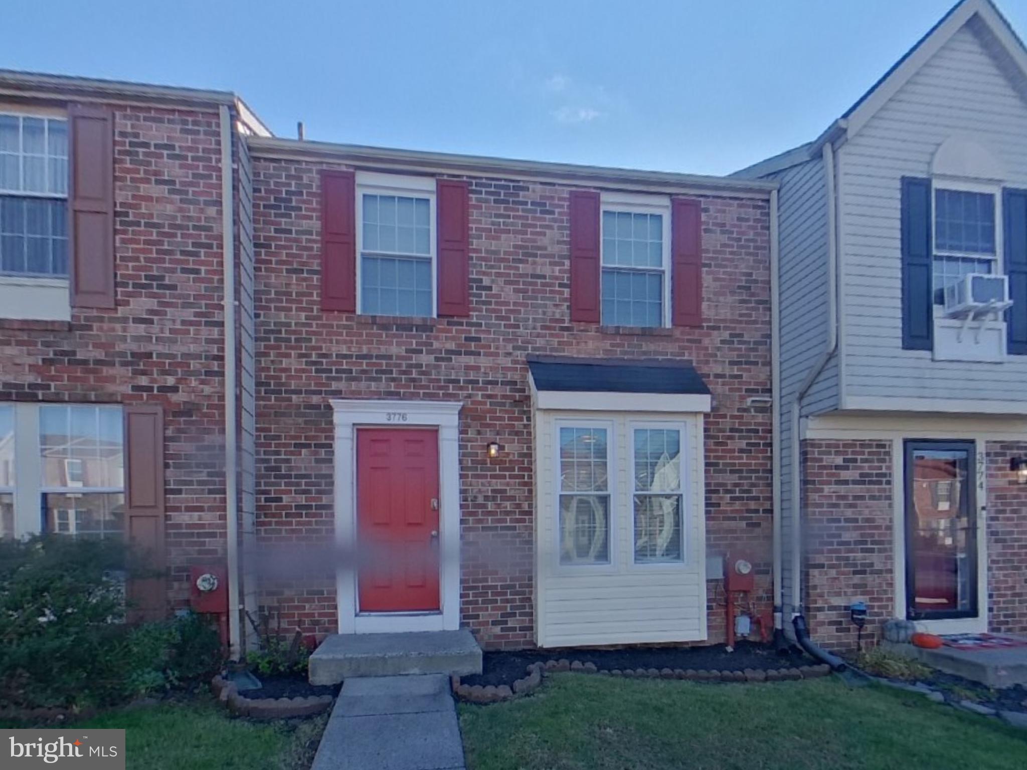 Take a look at this beautiful home featuring 3 bedrooms, 2 bathrooms, and approximately 1,680 square feet. Enjoy the freedom of a virtually maintenance free lifestyle while residing in a great community.