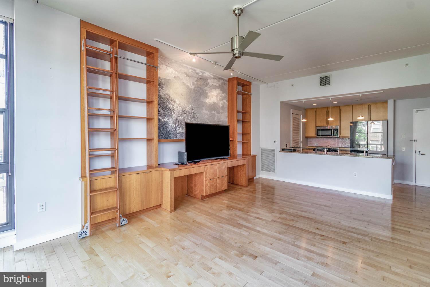 317 - 319 VINE STREET 00 308