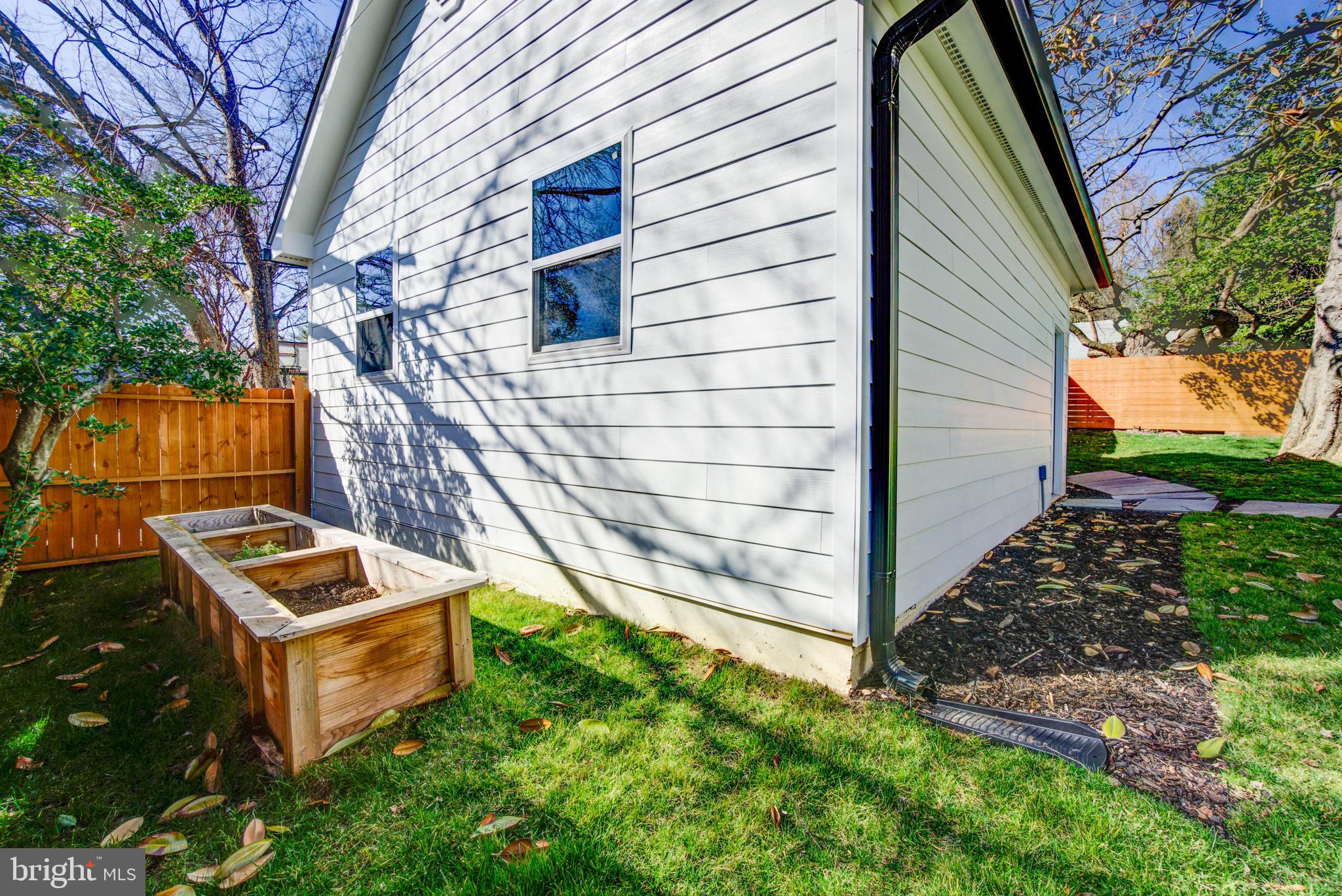 AMERICAN UNIVERSITY PARK - Residential