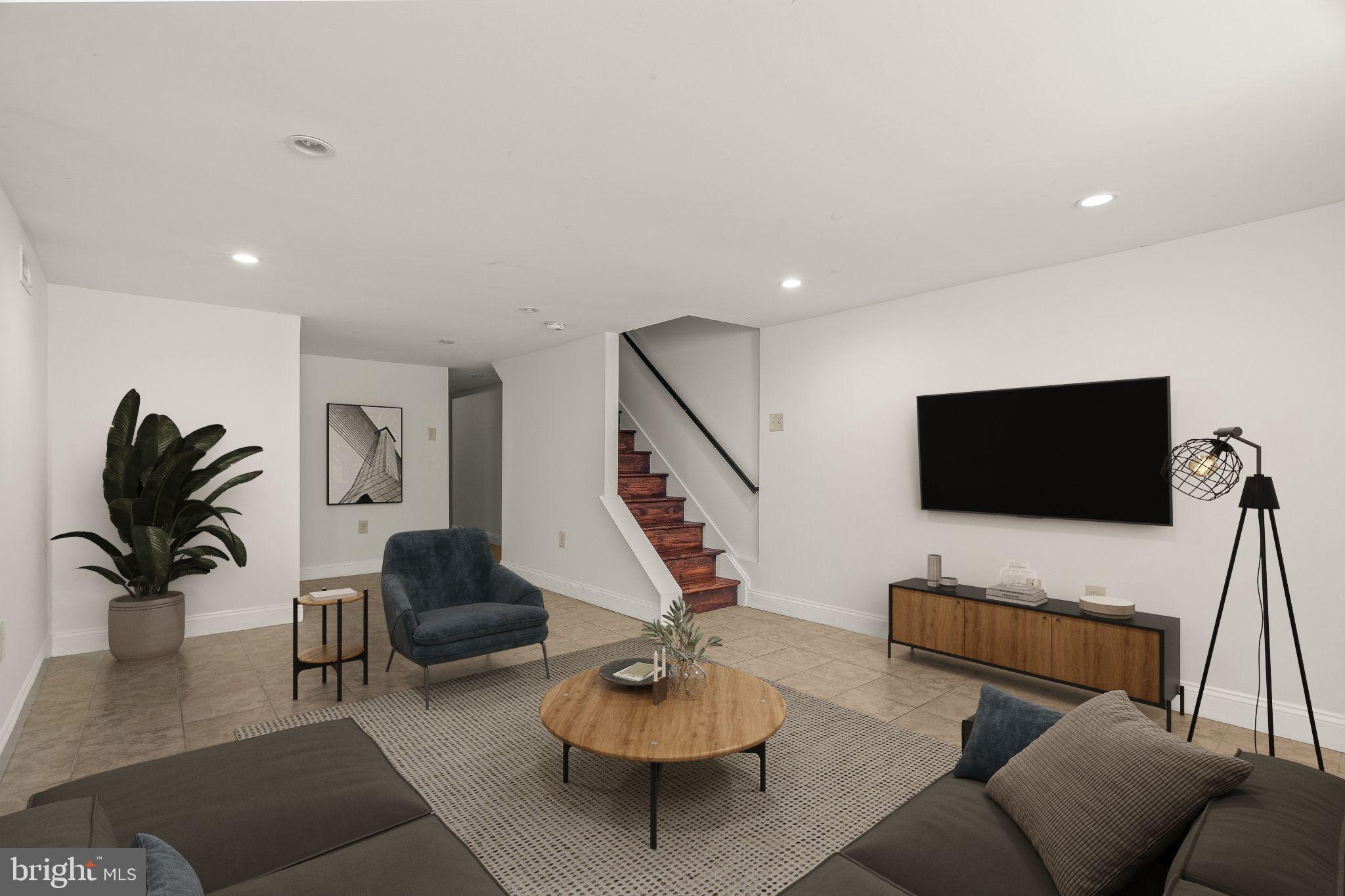 POINT BREEZE - Residential