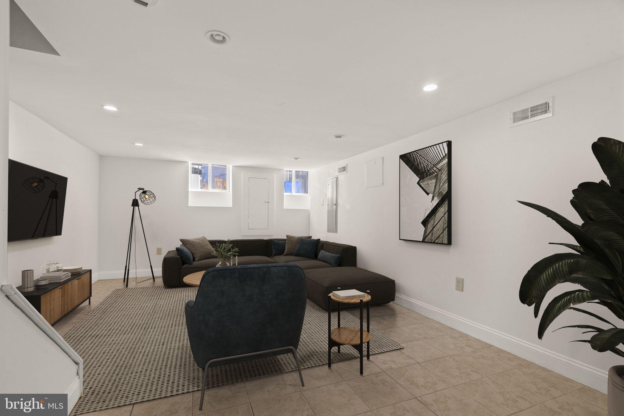 POINT BREEZE - Residential