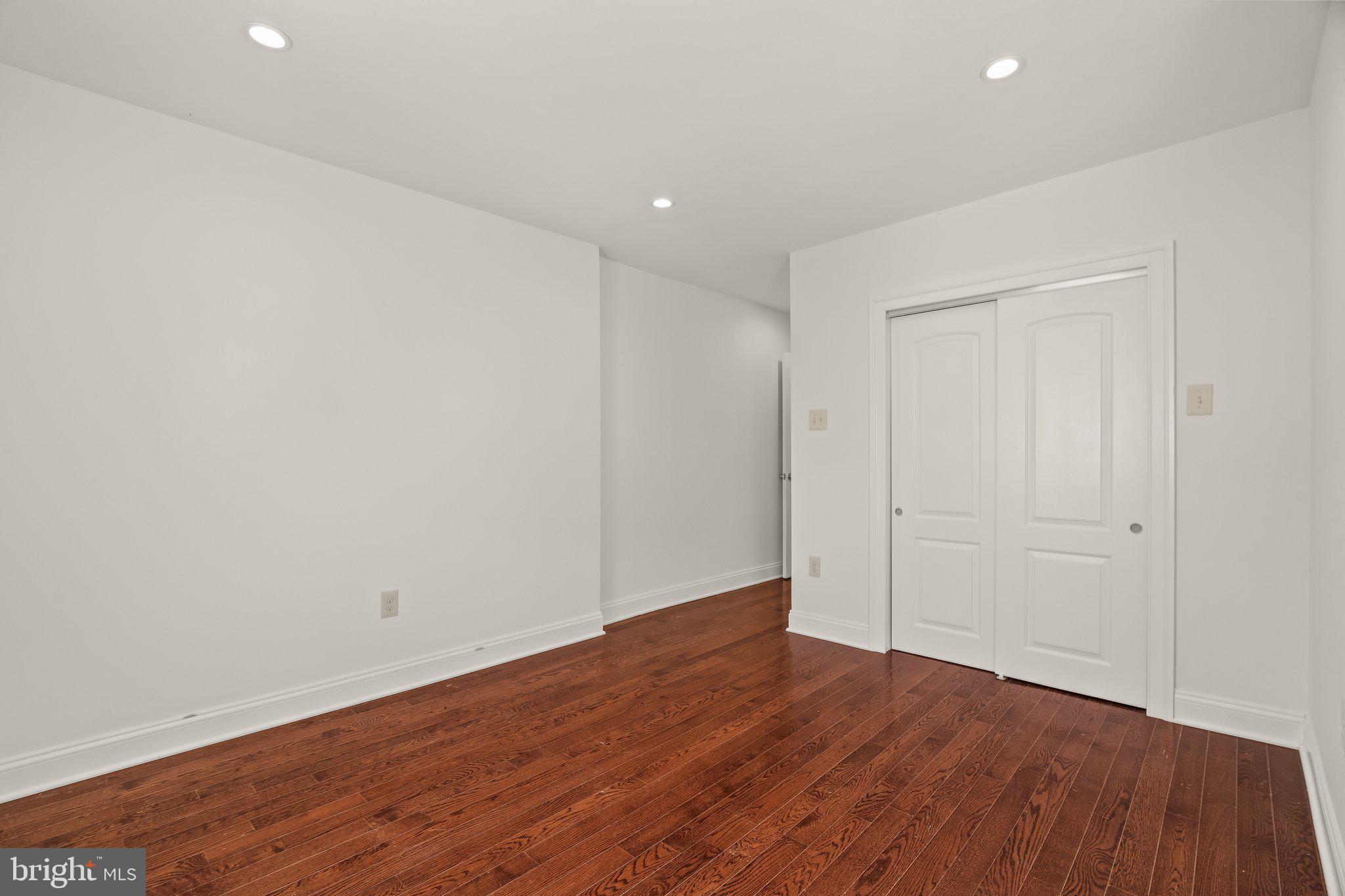 POINT BREEZE - Residential