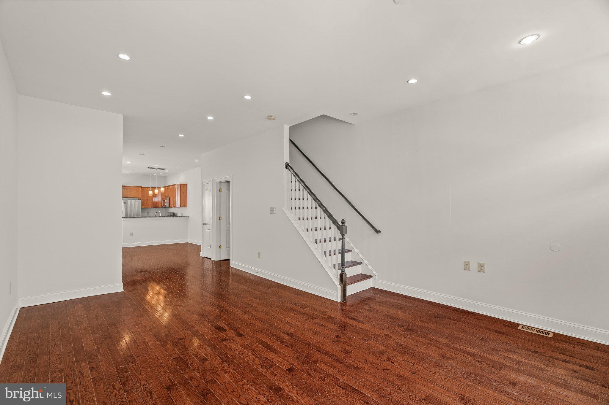 POINT BREEZE - Residential