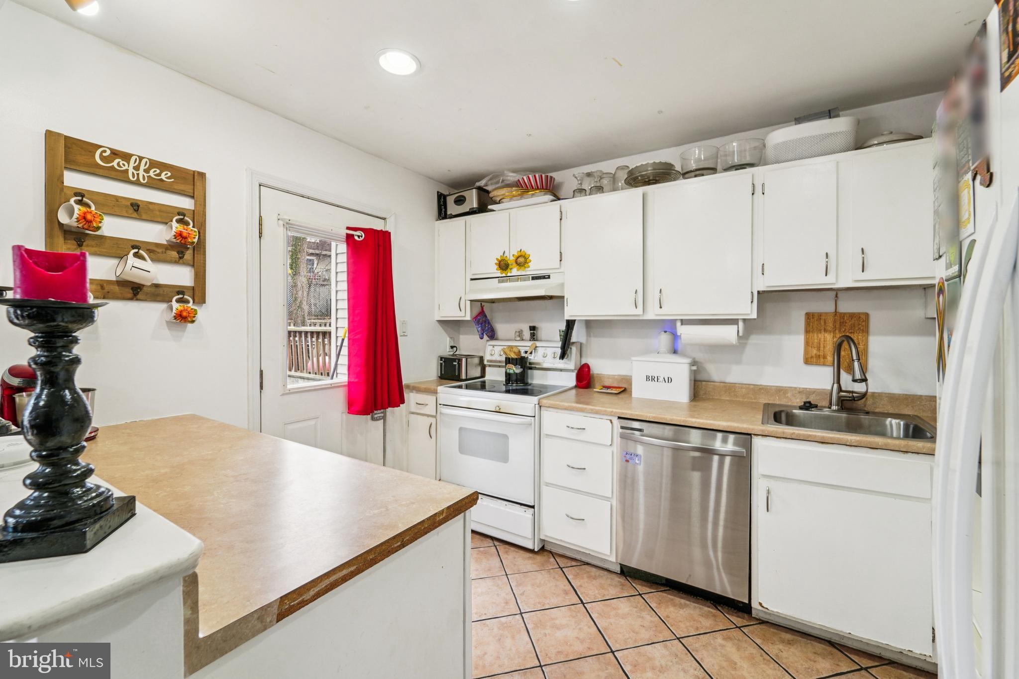 ELIZABETHS LANDING - Residential