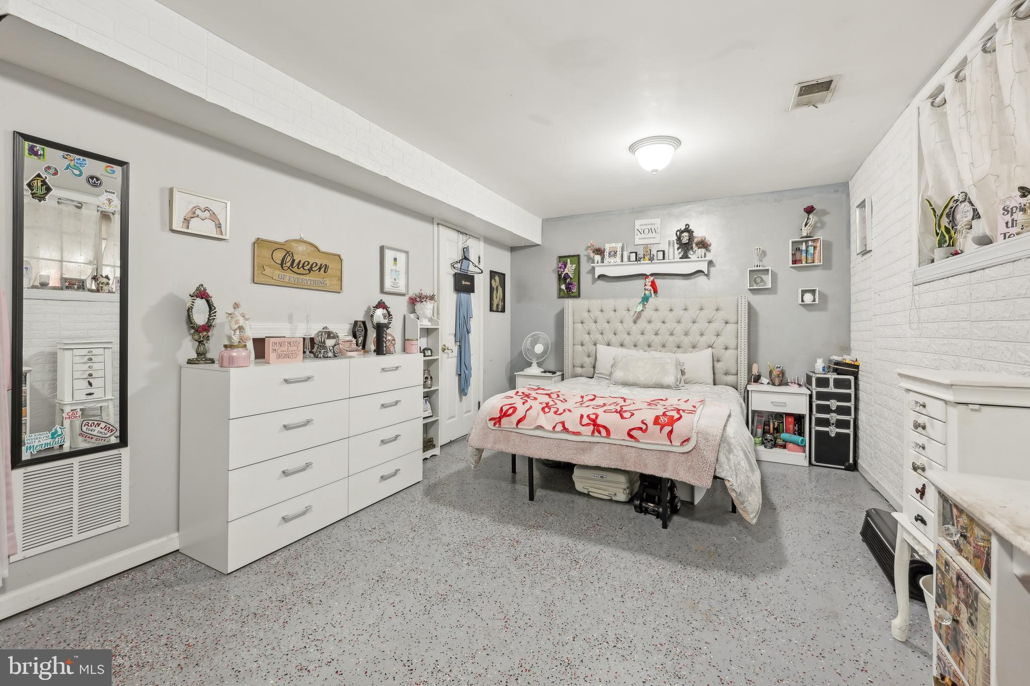 ELIZABETHS LANDING - Residential