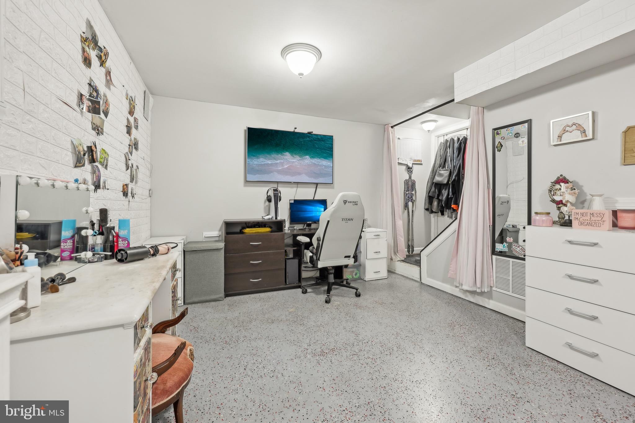 ELIZABETHS LANDING - Residential