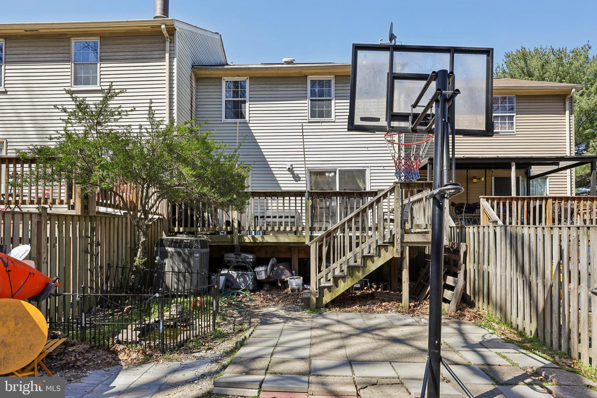 ELIZABETHS LANDING - Residential