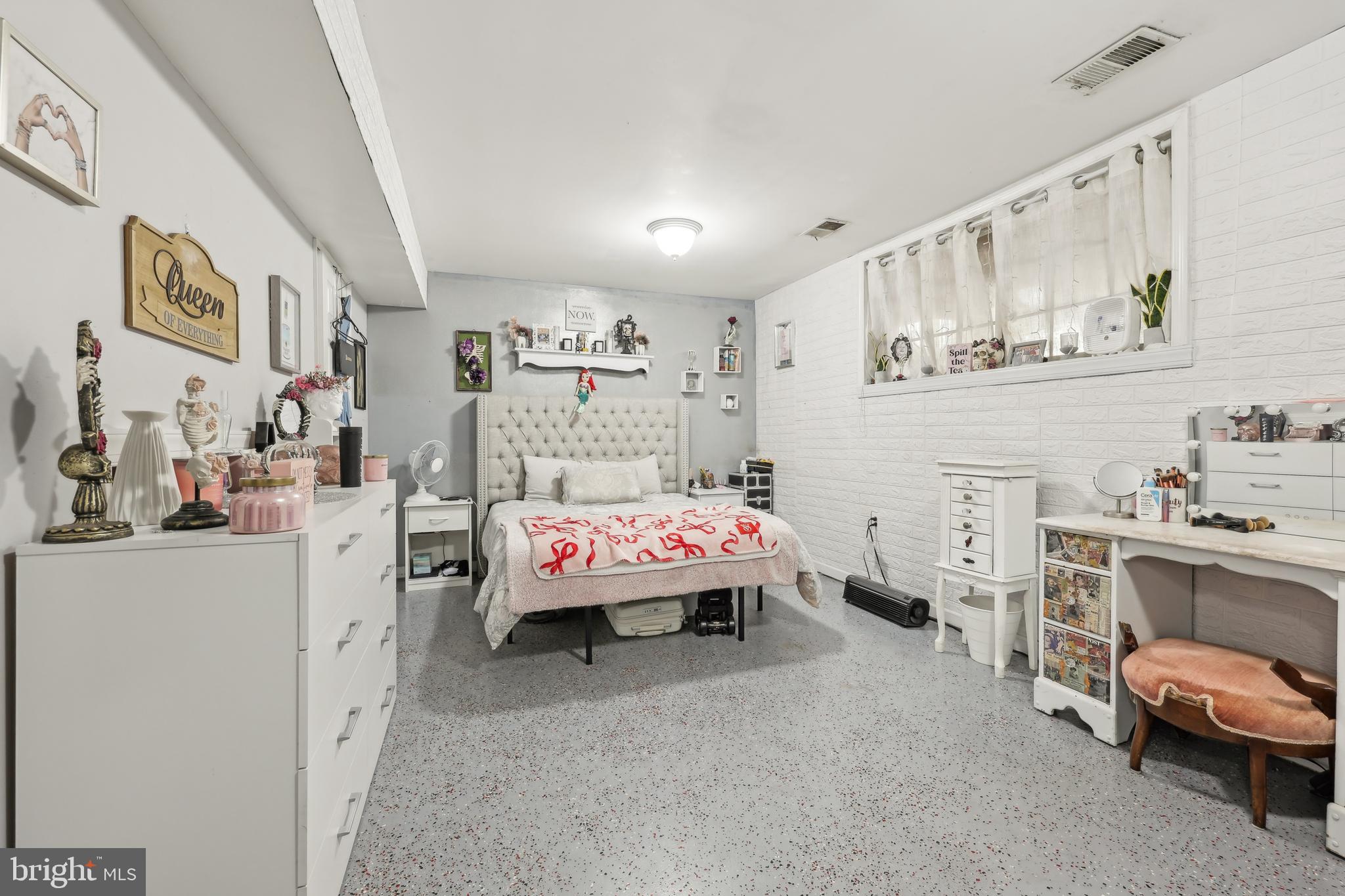 ELIZABETHS LANDING - Residential