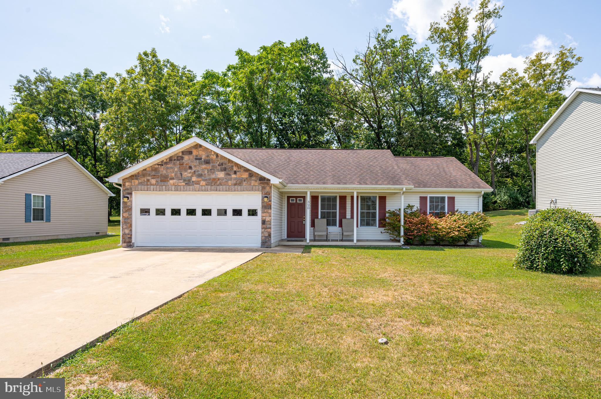 PINE GROVE ESTATES - Residential