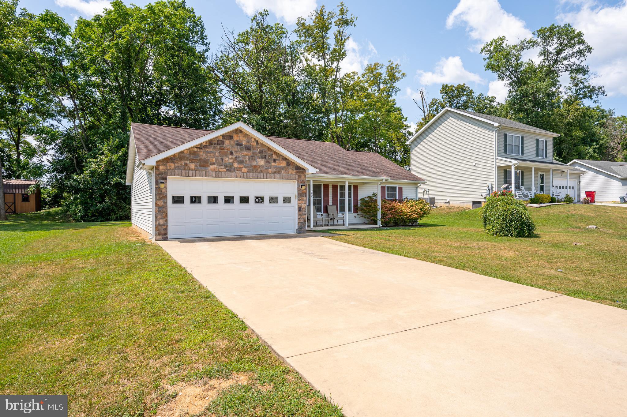 PINE GROVE ESTATES - Residential