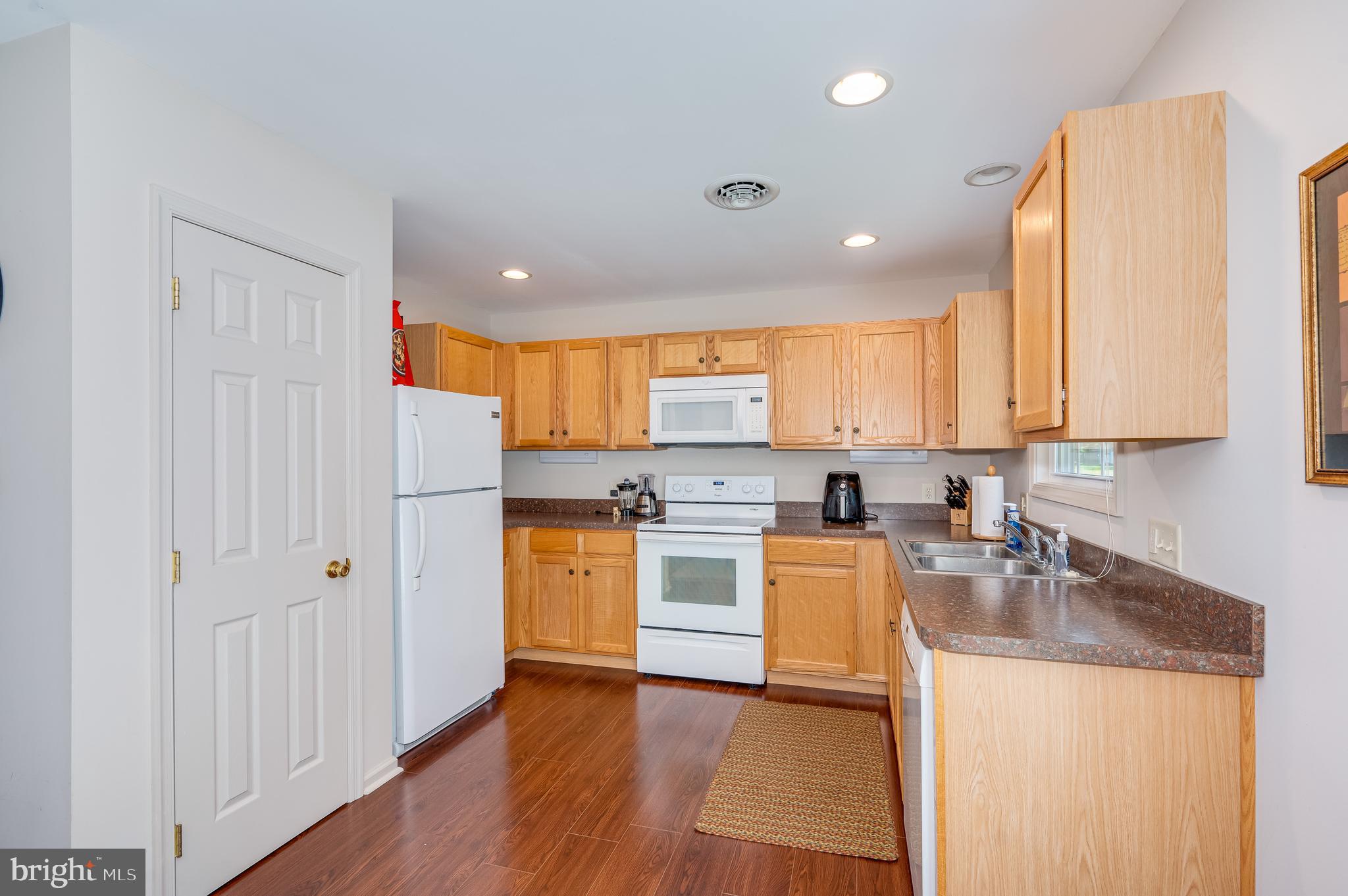 PINE GROVE ESTATES - Residential