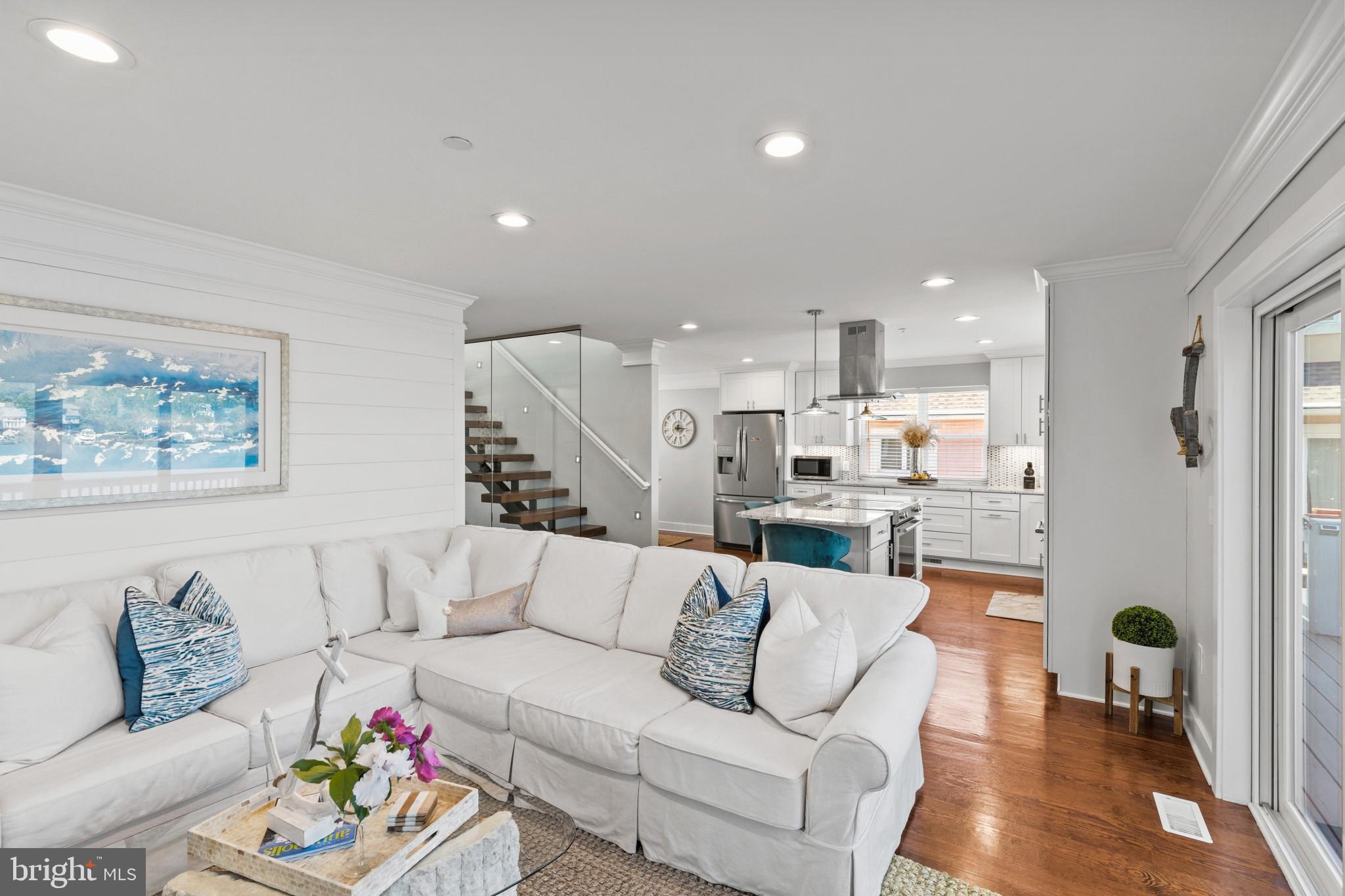 OYSTER HARBOR - Residential