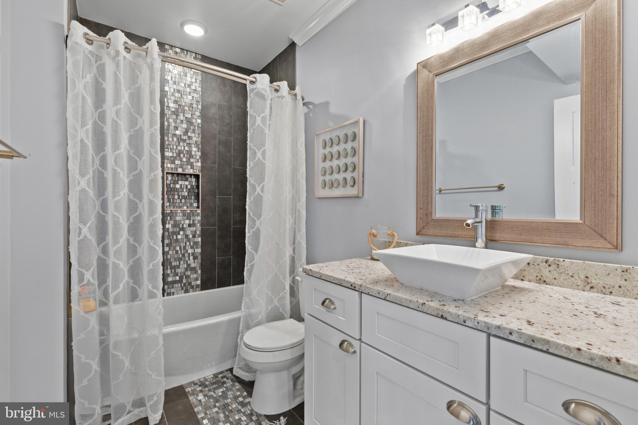 OYSTER HARBOR - Residential