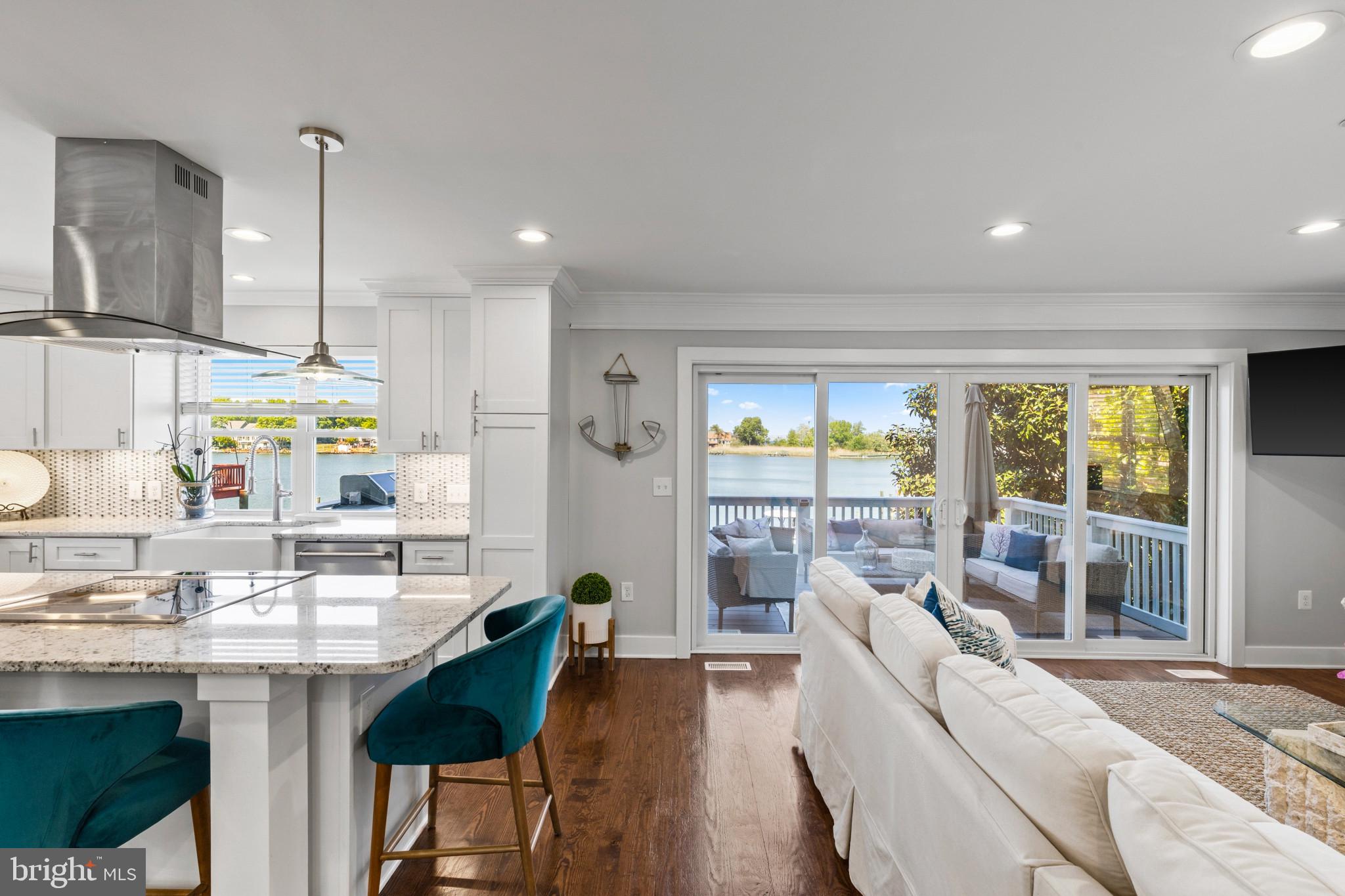 OYSTER HARBOR - Residential