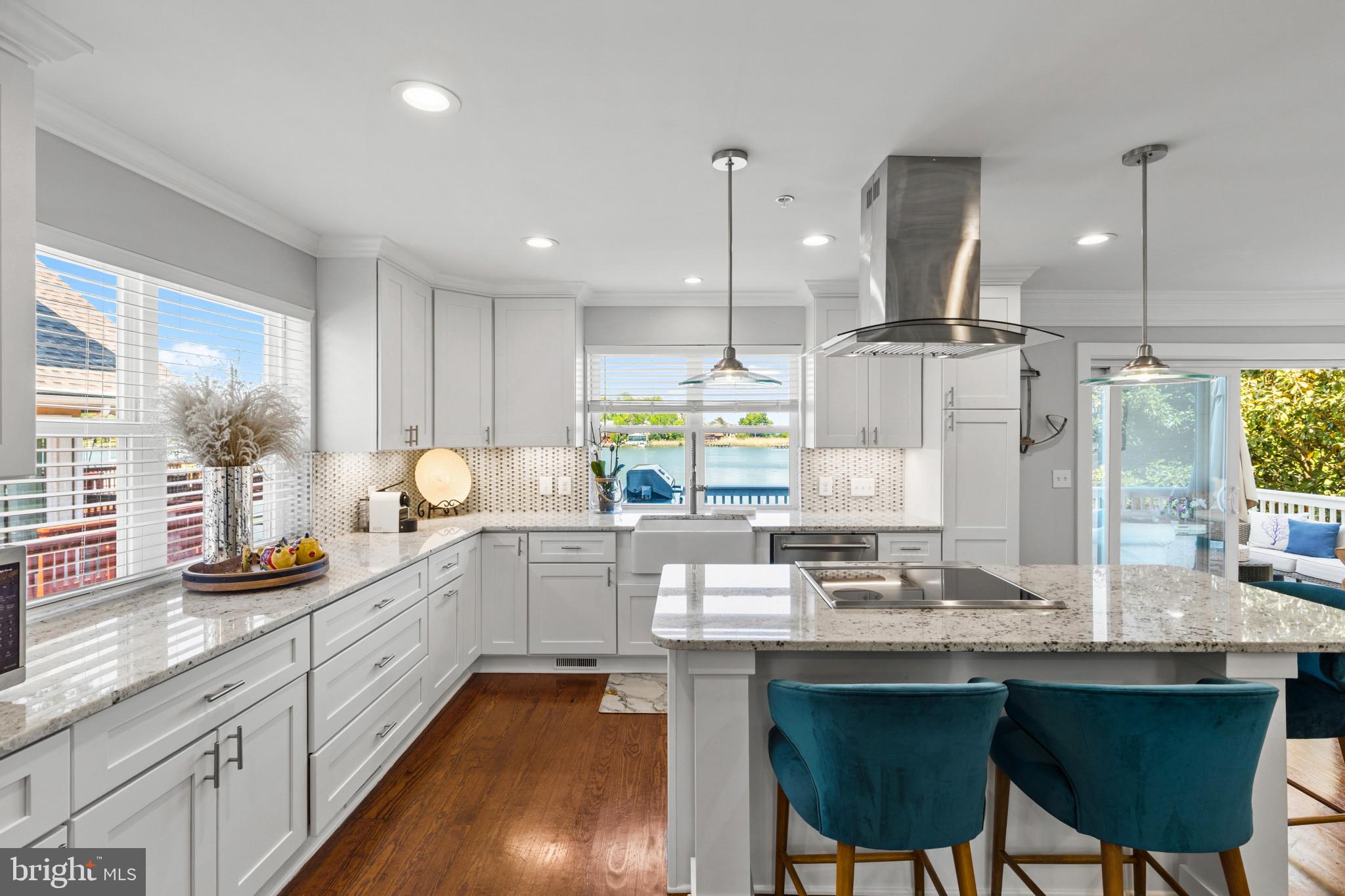 OYSTER HARBOR - Residential