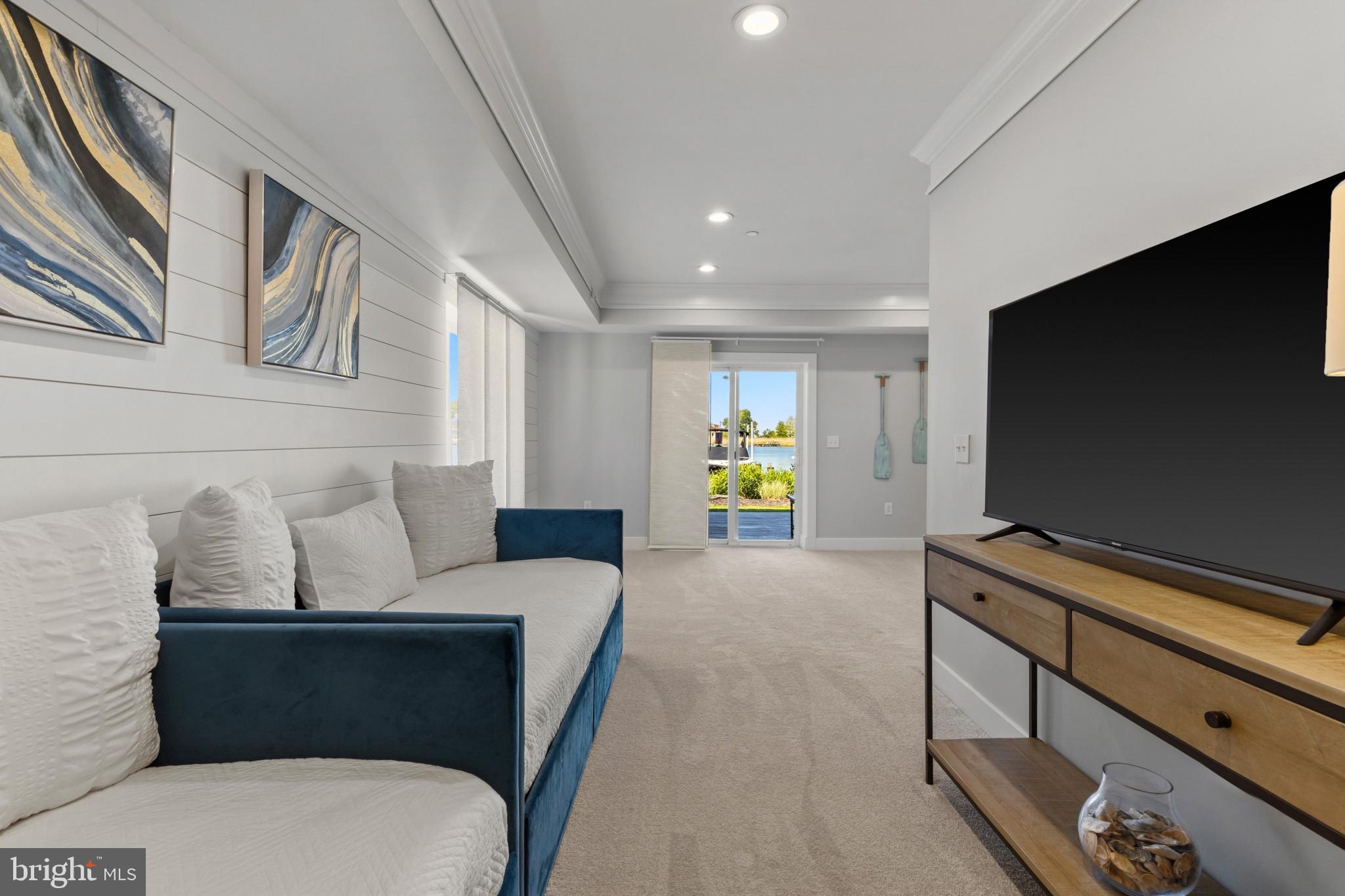 OYSTER HARBOR - Residential
