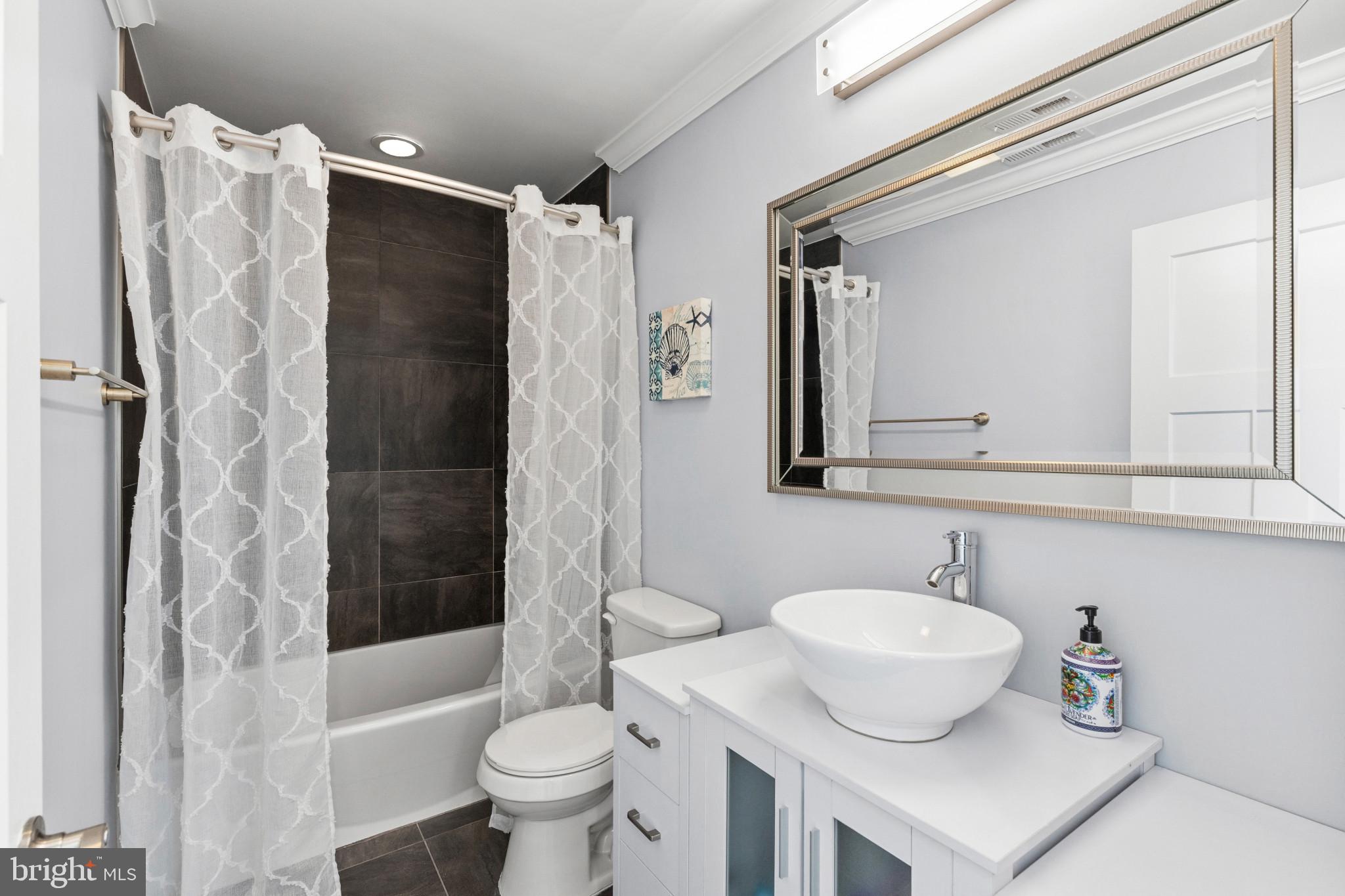 OYSTER HARBOR - Residential
