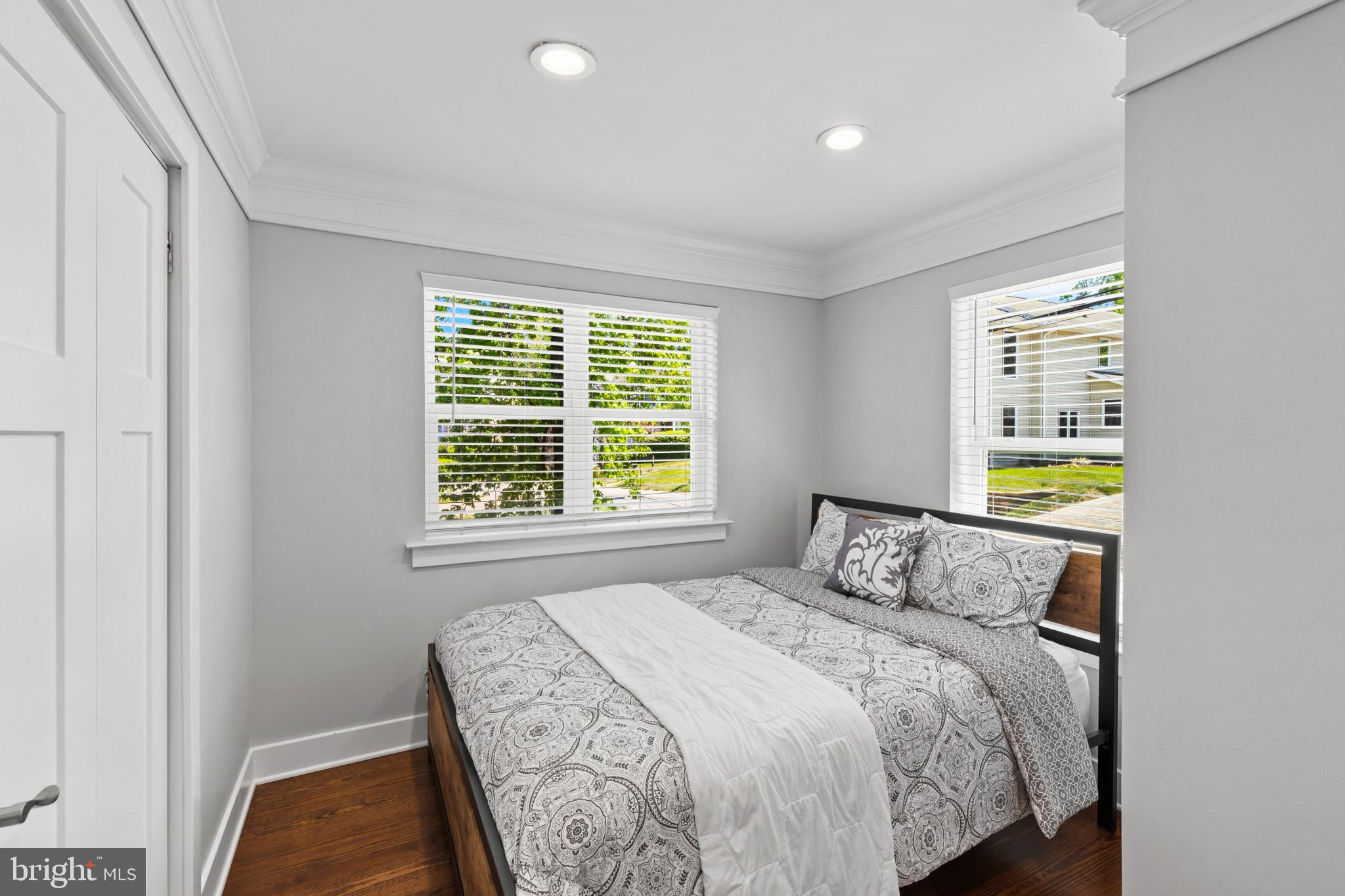 OYSTER HARBOR - Residential